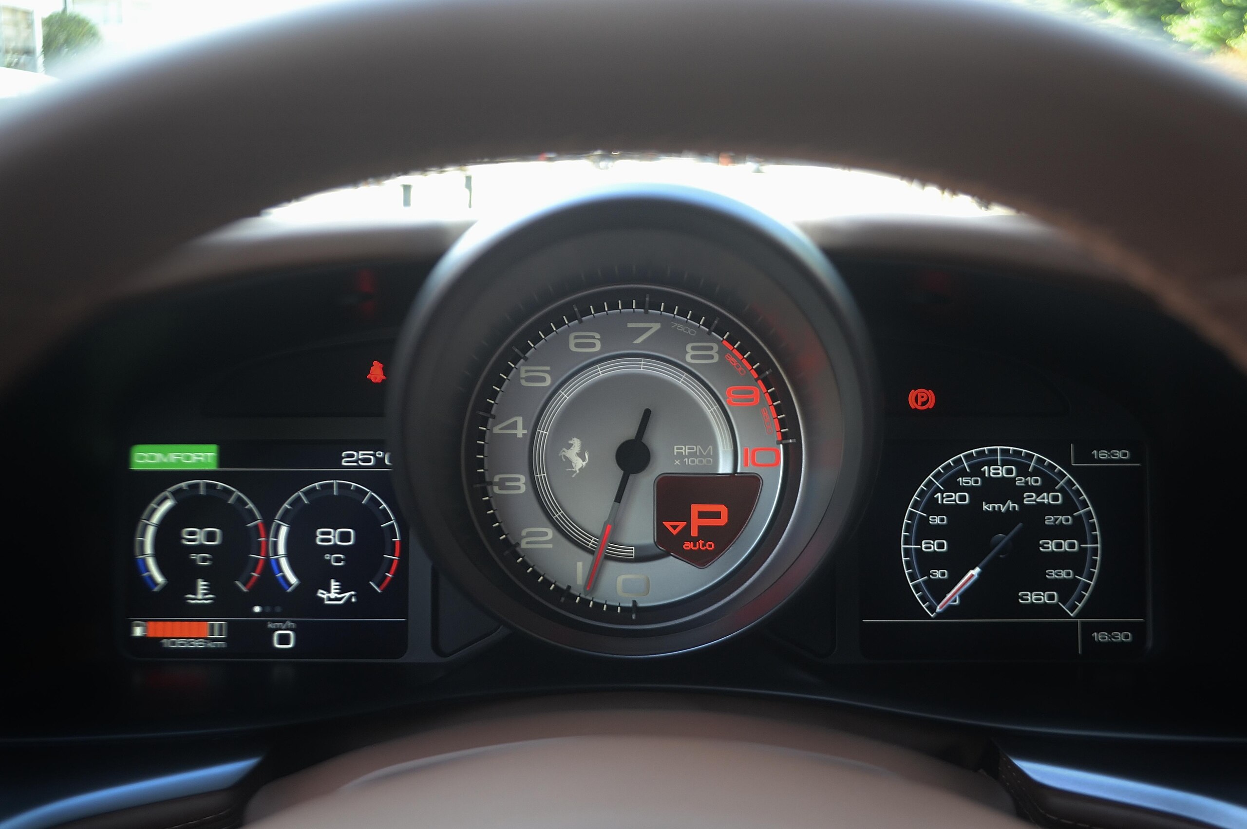 2019 Ferrari GTC4Lusso — Photo 22 / 34