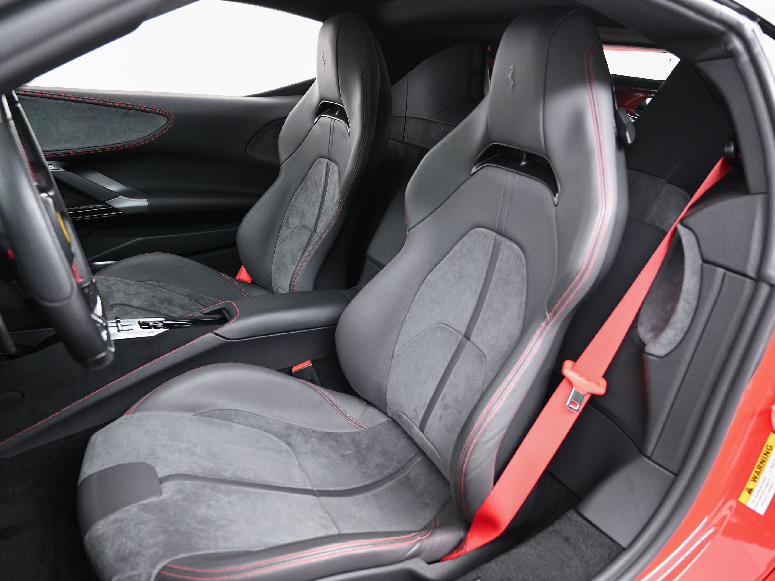 2021 Ferrari SF90 Stradale — Photo 9 / 22