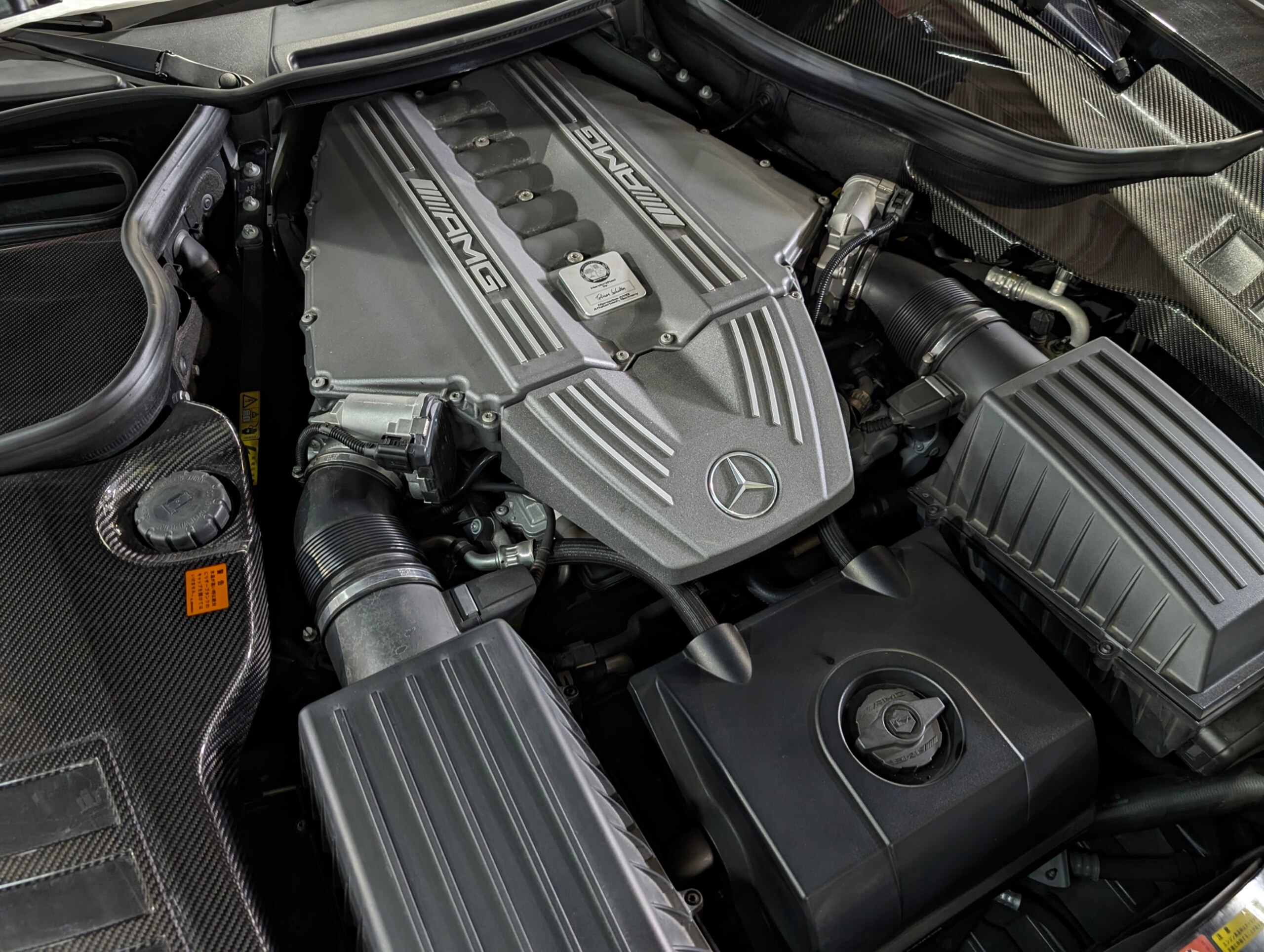 2010 Mercedes Benz SLS AMG — Photo 18 / 19