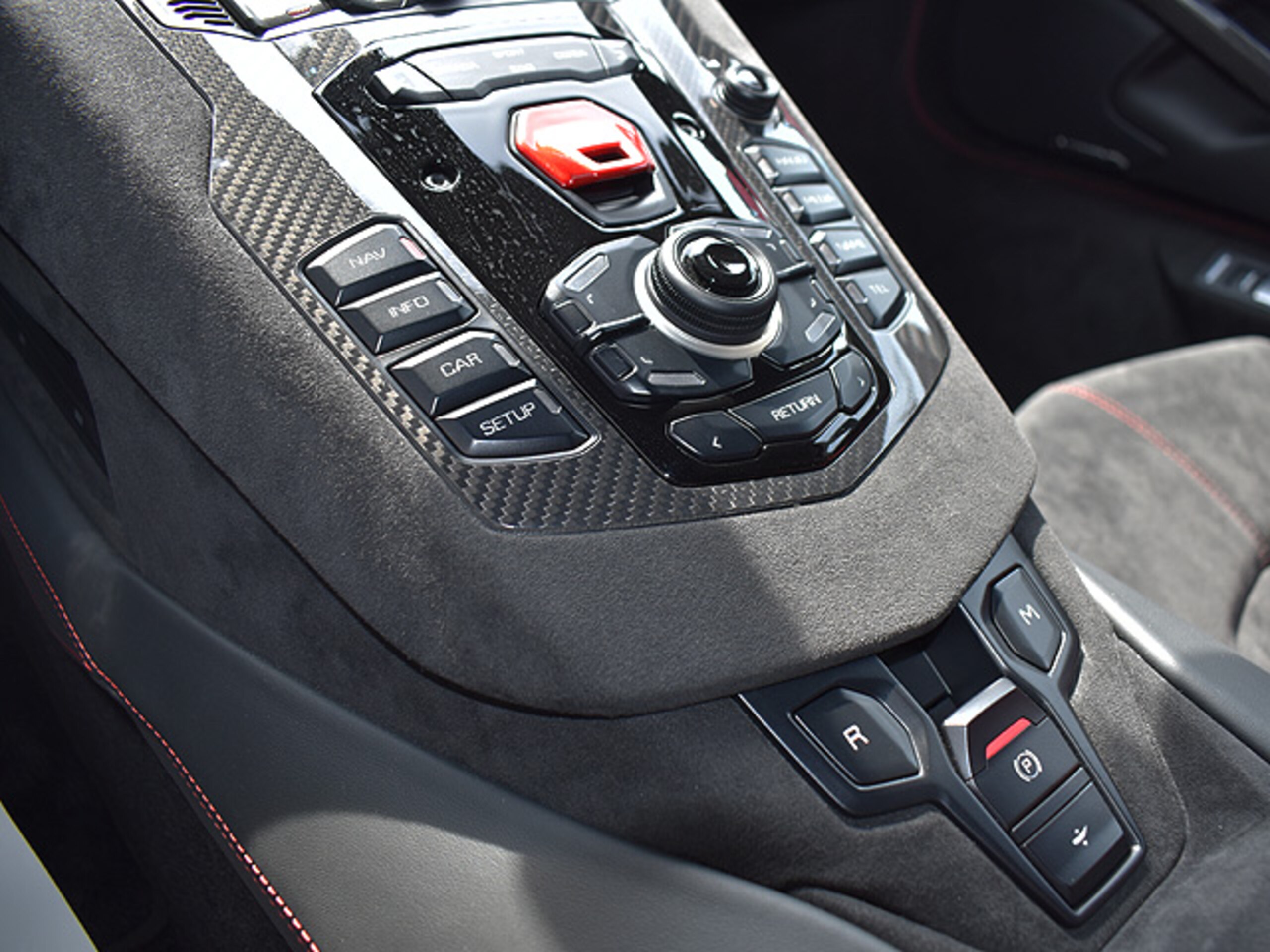 2022 Lamborghini Aventador Roadster LP780-4 Ultimae — Photo 8 / 38