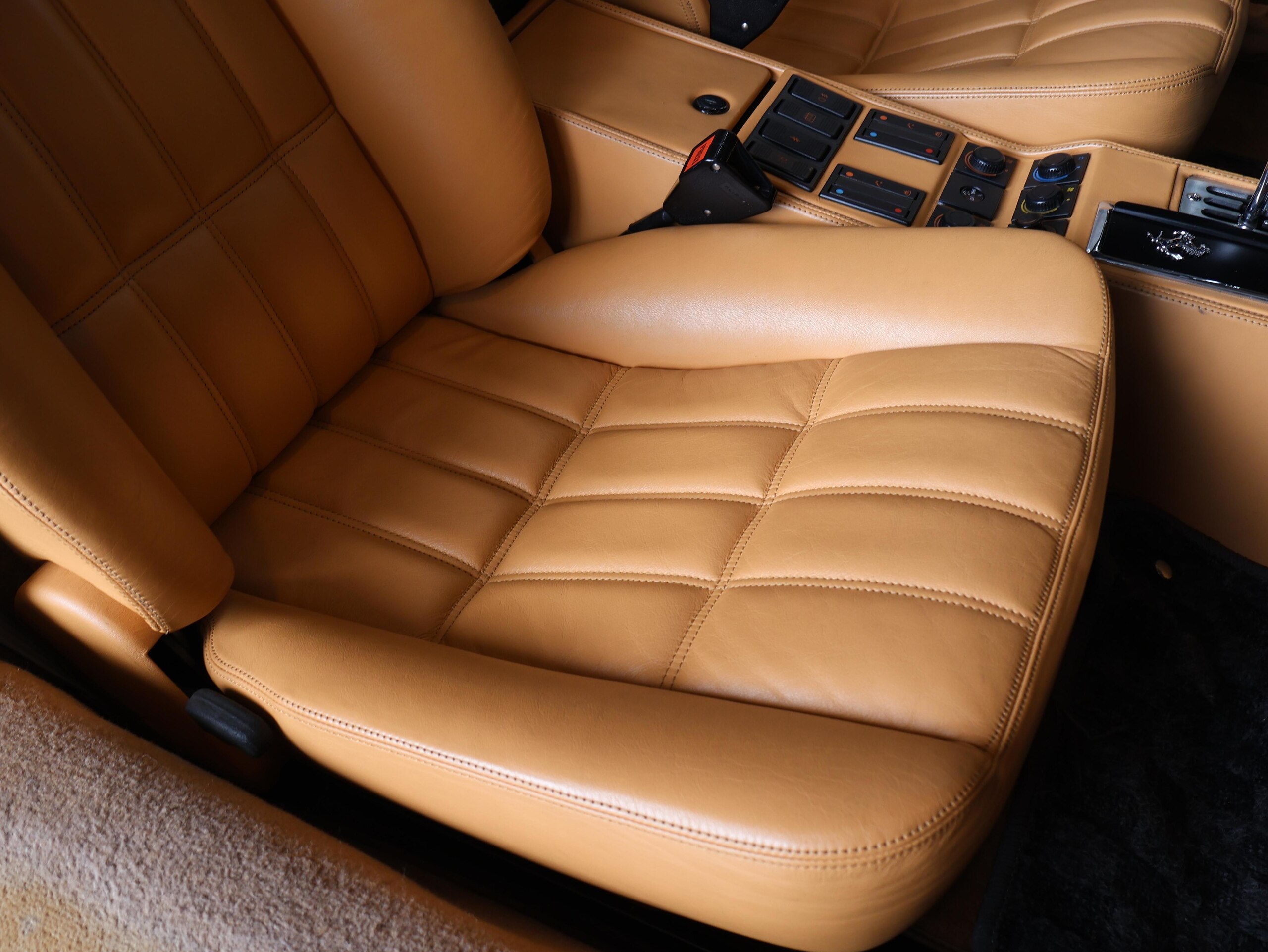 1989 Ferrari 328GTS — Photo 22 / 52