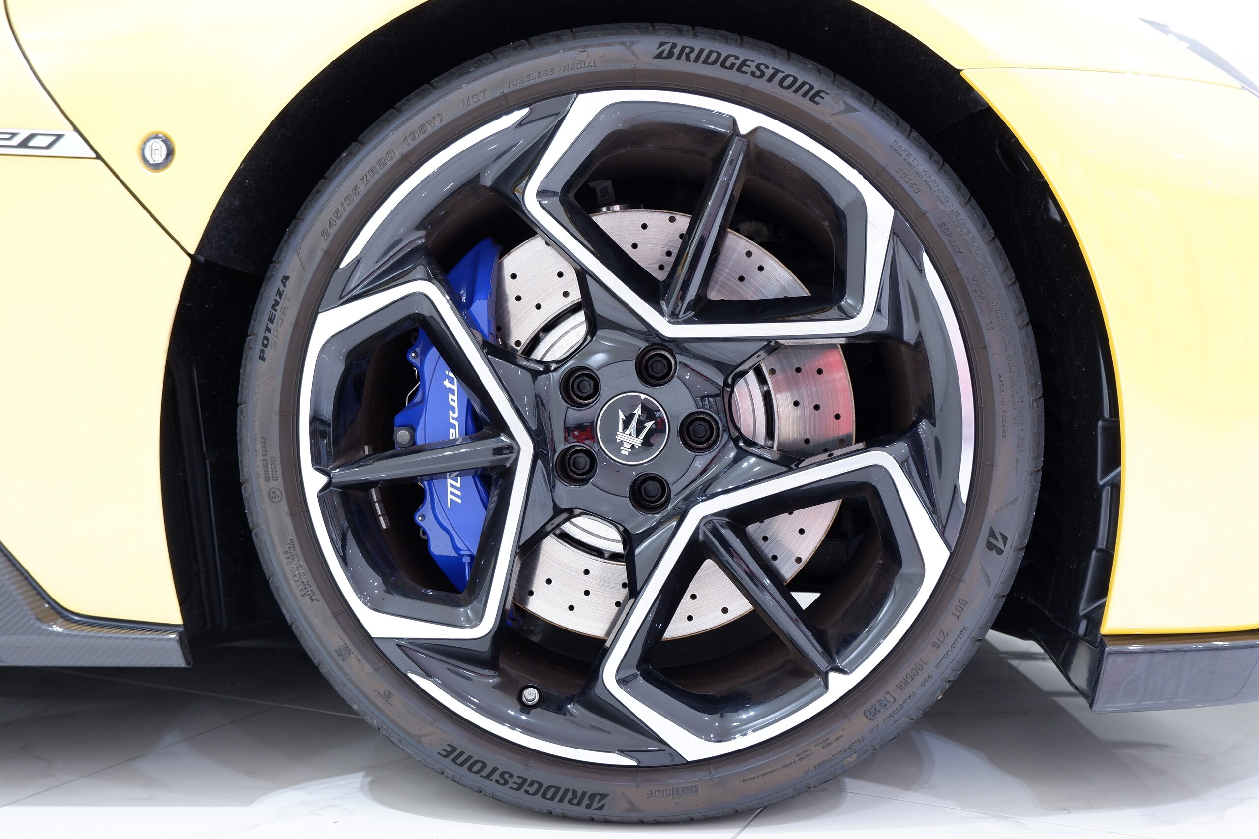 2022 Maserati MC20 — Photo 13 / 15