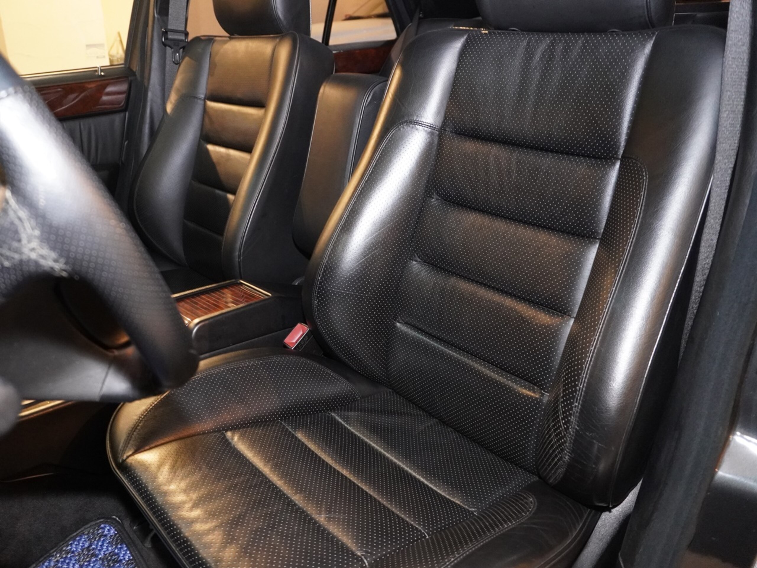 1993 Mercedes Benz E60 AMG — Photo 8 / 24