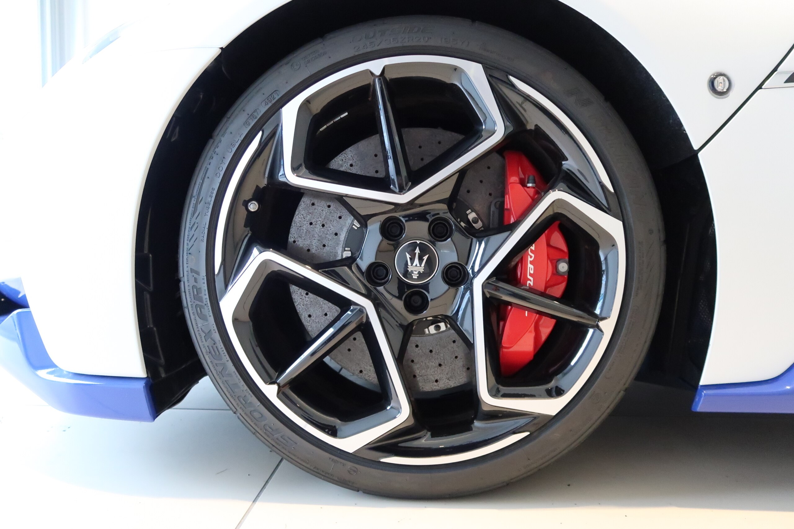 2022 Maserati MC20 — Photo 26 / 28