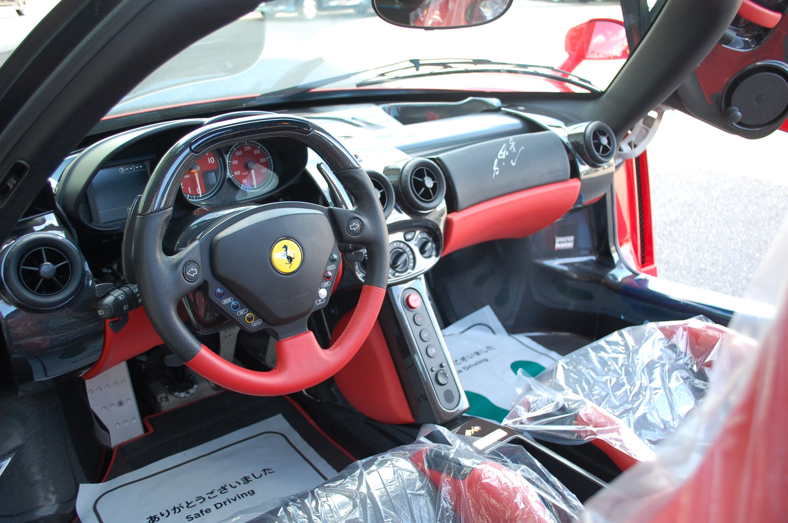 2004 Ferrari Enzo — Photo 10 / 16