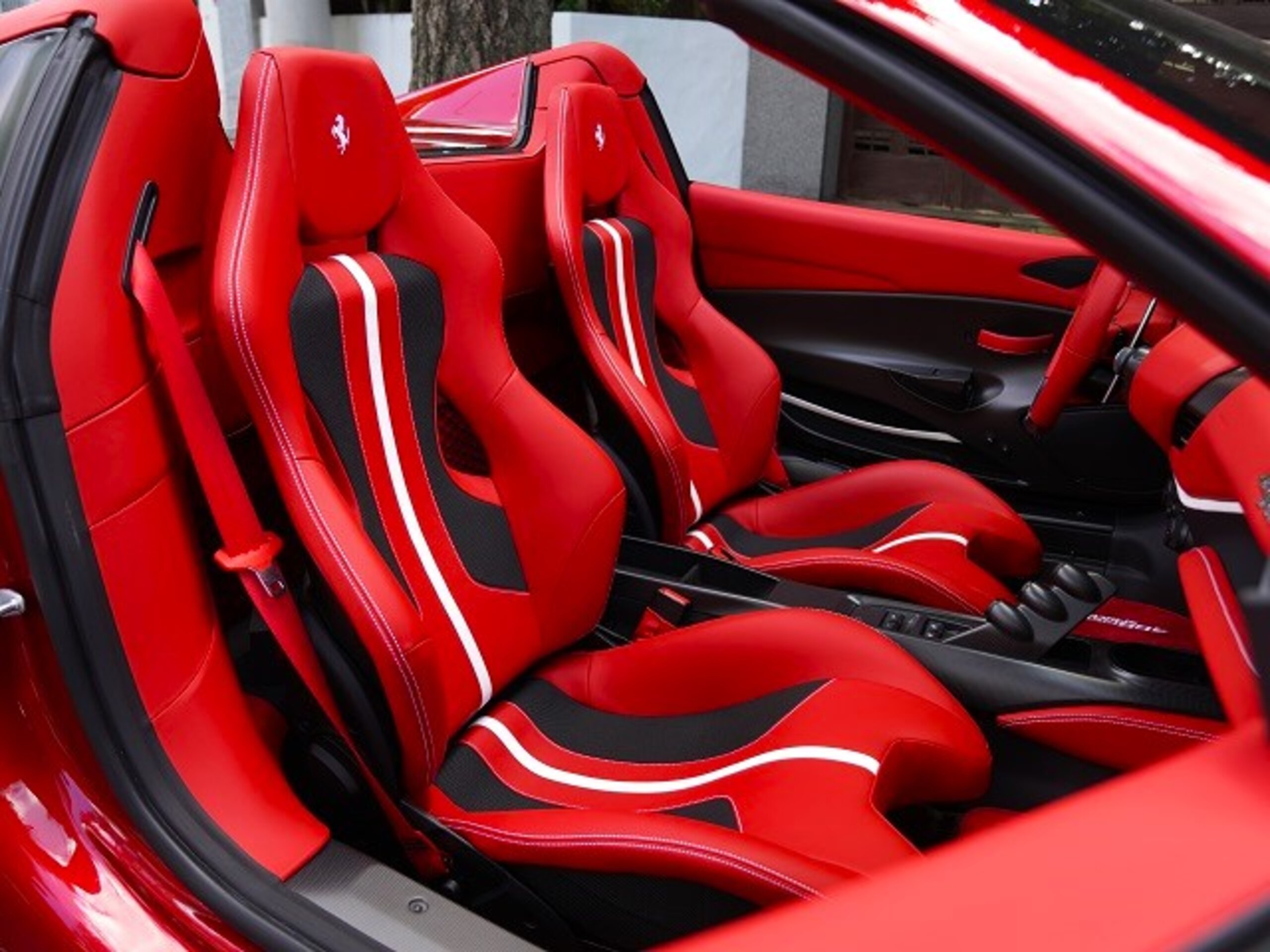2020 Ferrari 488 Pista Spider — Photo 14 / 17