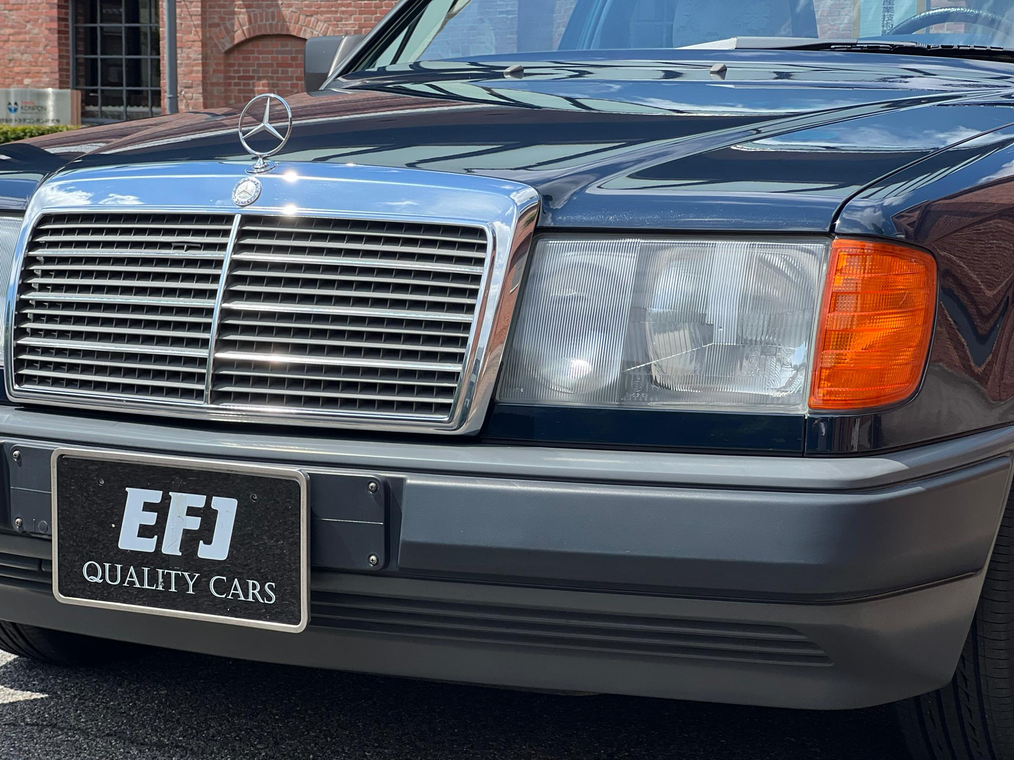 1988 Mercedes Benz 230E — Photo 7 / 29