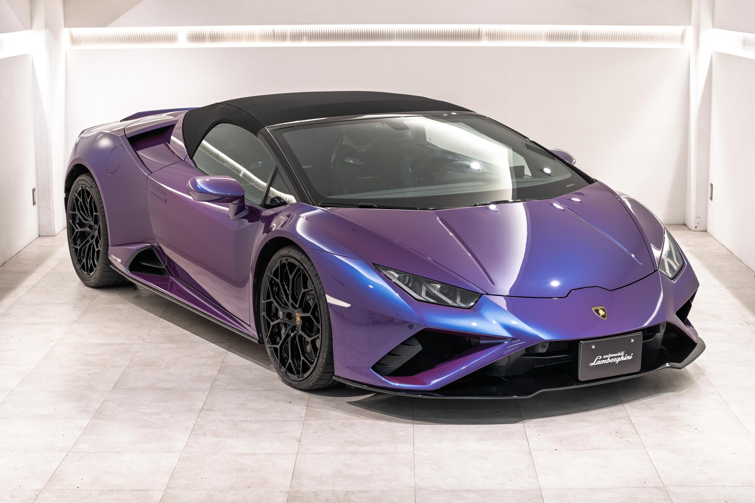 2021 Lamborghini Huracán EVO Spyder — Photo 13 / 33