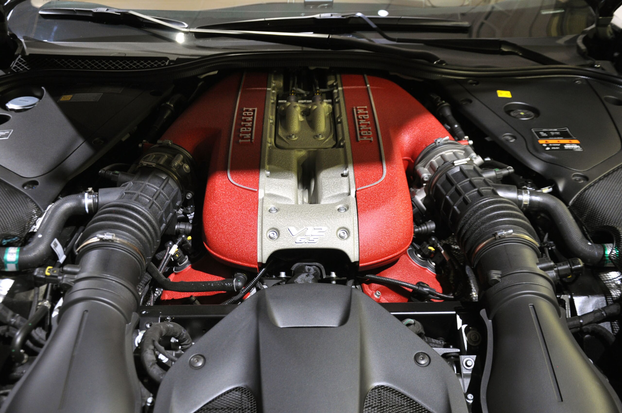 2021 Ferrari 812GTS — Photo 18 / 20