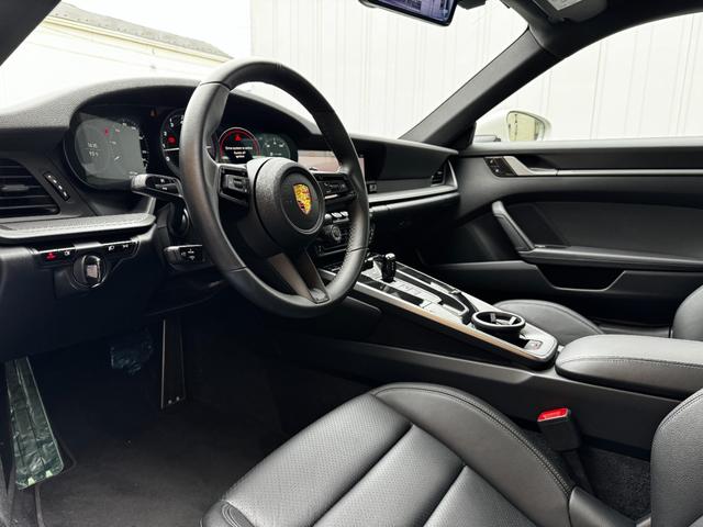 2019 Porsche 911 Carrera S — Photo 12 / 33