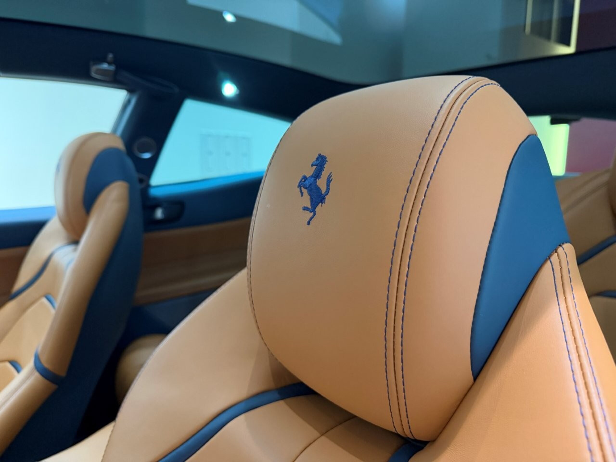 2017 Ferrari GTC4Lusso — Photo 10 / 19