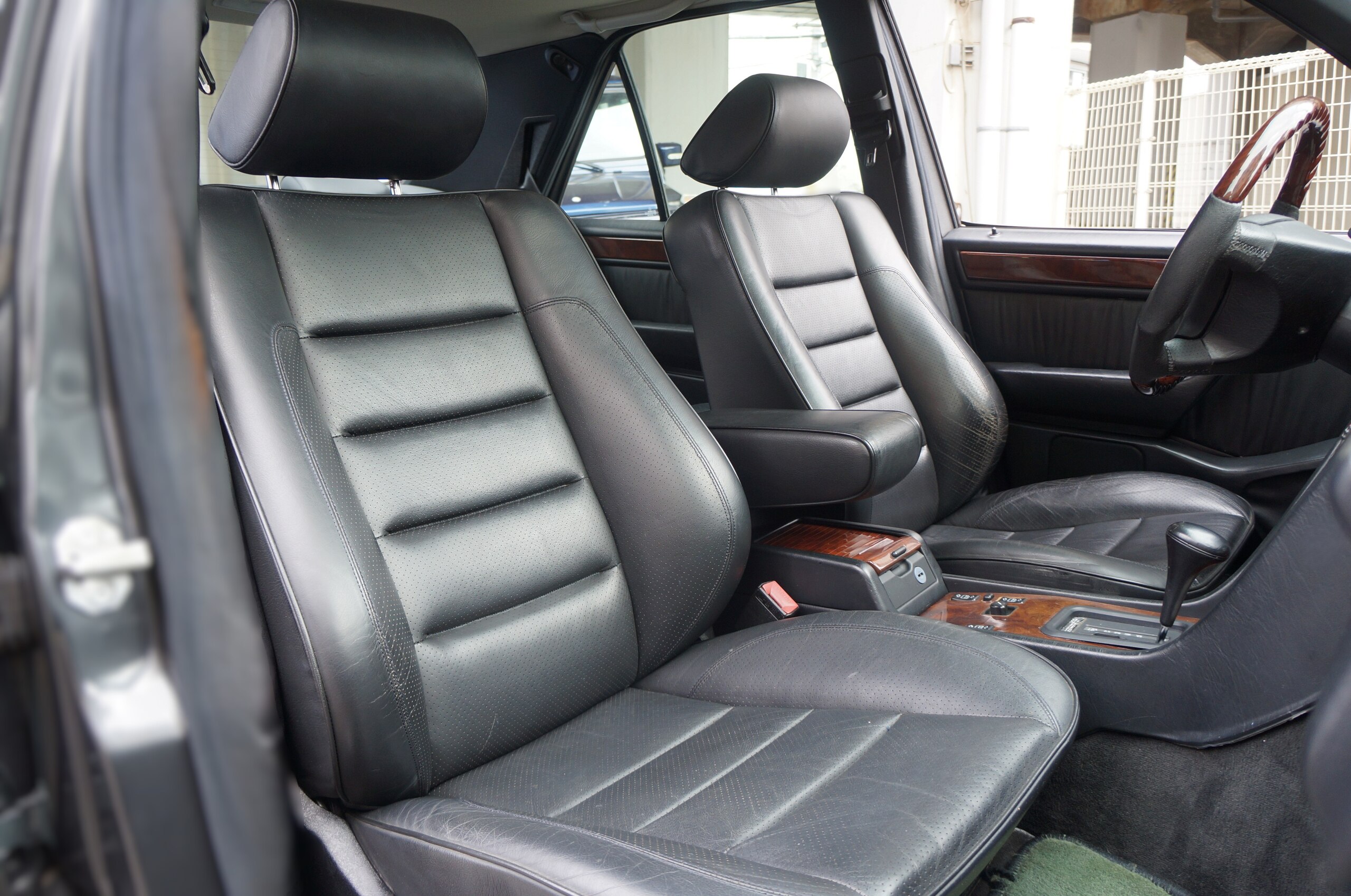 1994 Mercedes Benz E400 AMG — Photo 12 / 18