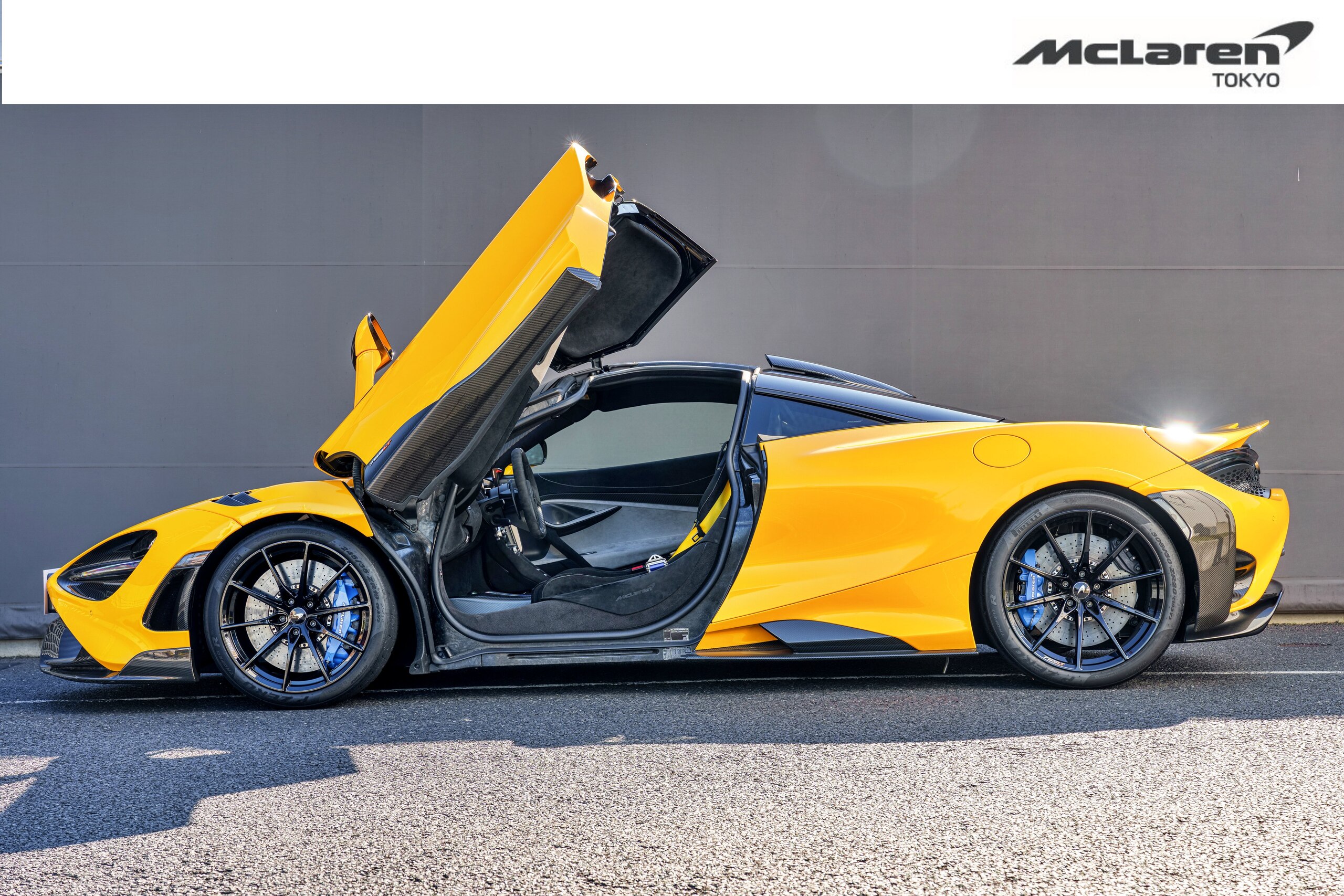 2021 McLaren 765LT — Photo 9 / 28
