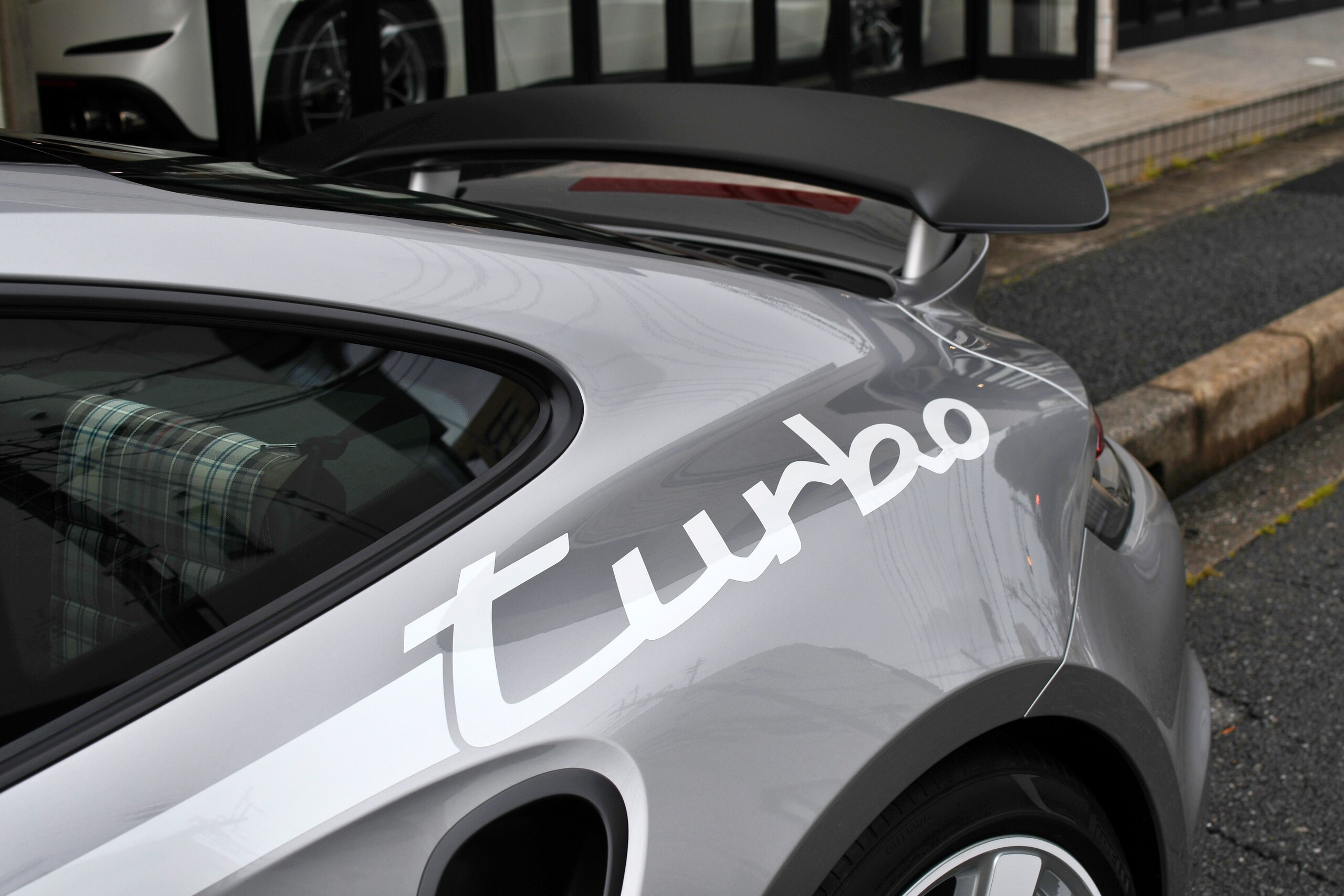 2025 Porsche 911 Turbo — Photo 36 / 44