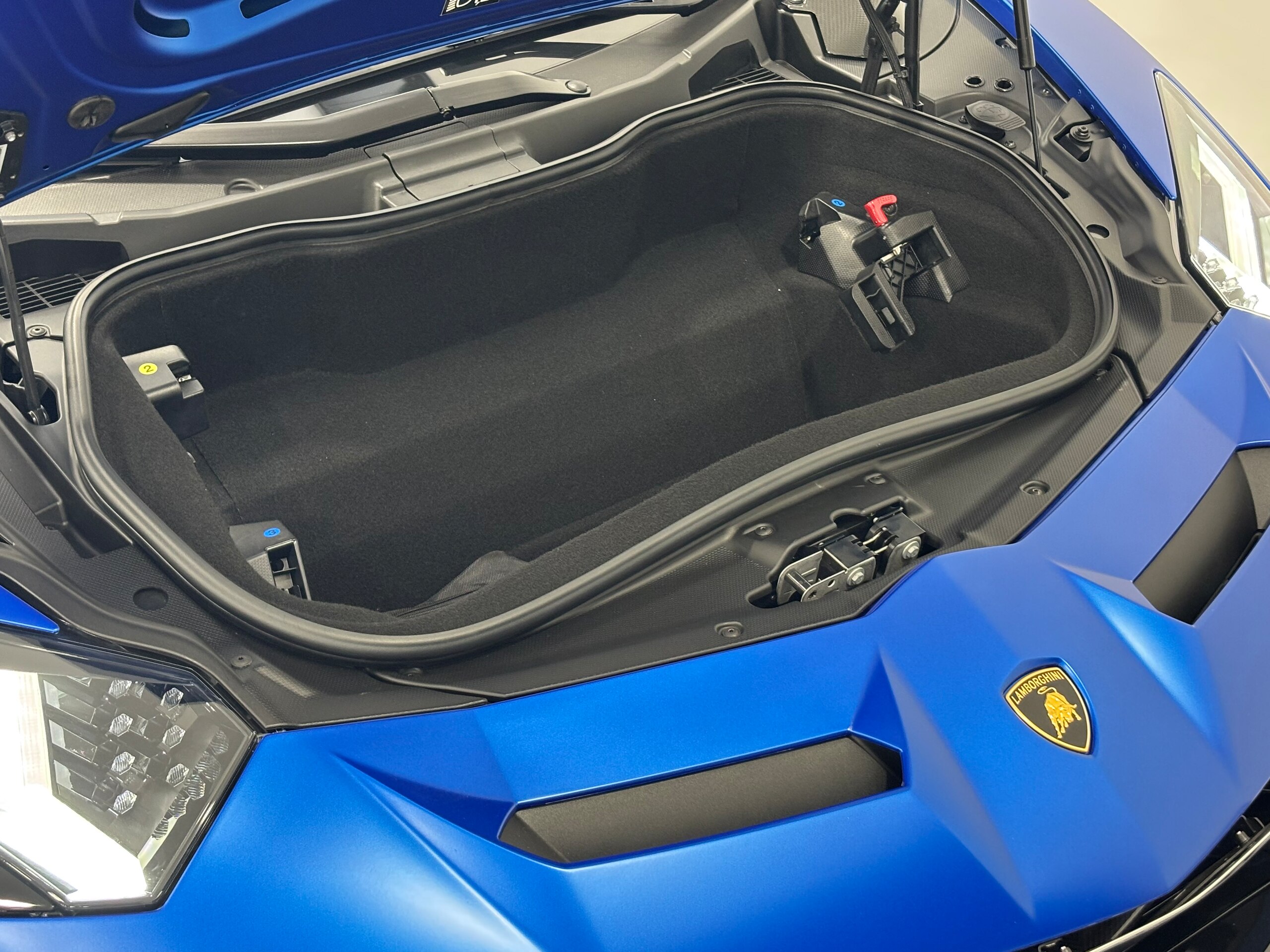 2020 Lamborghini Aventador SVJ Roadster — Photo 37 / 40