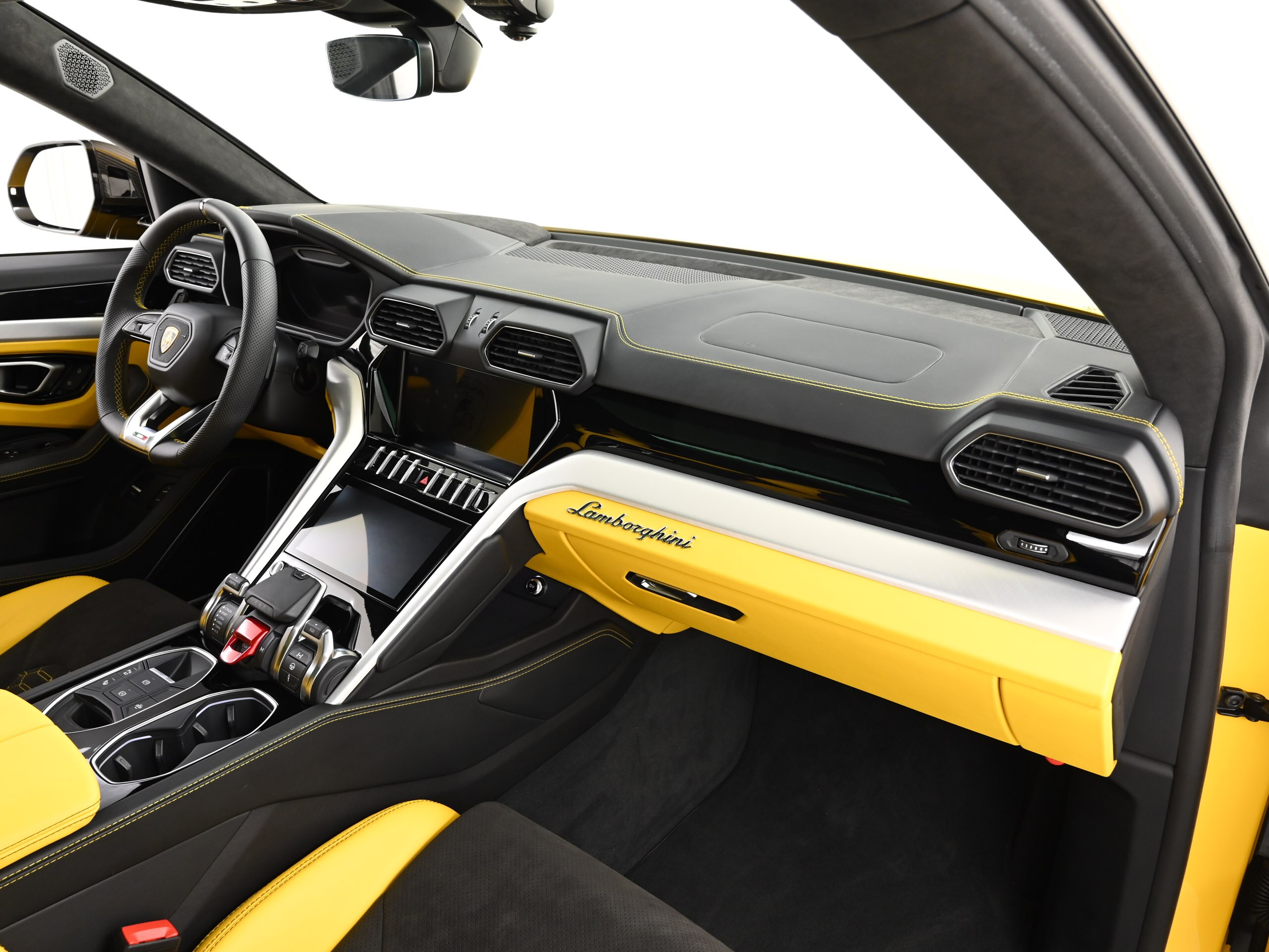 2022 Lamborghini Urus — Photo 14 / 21