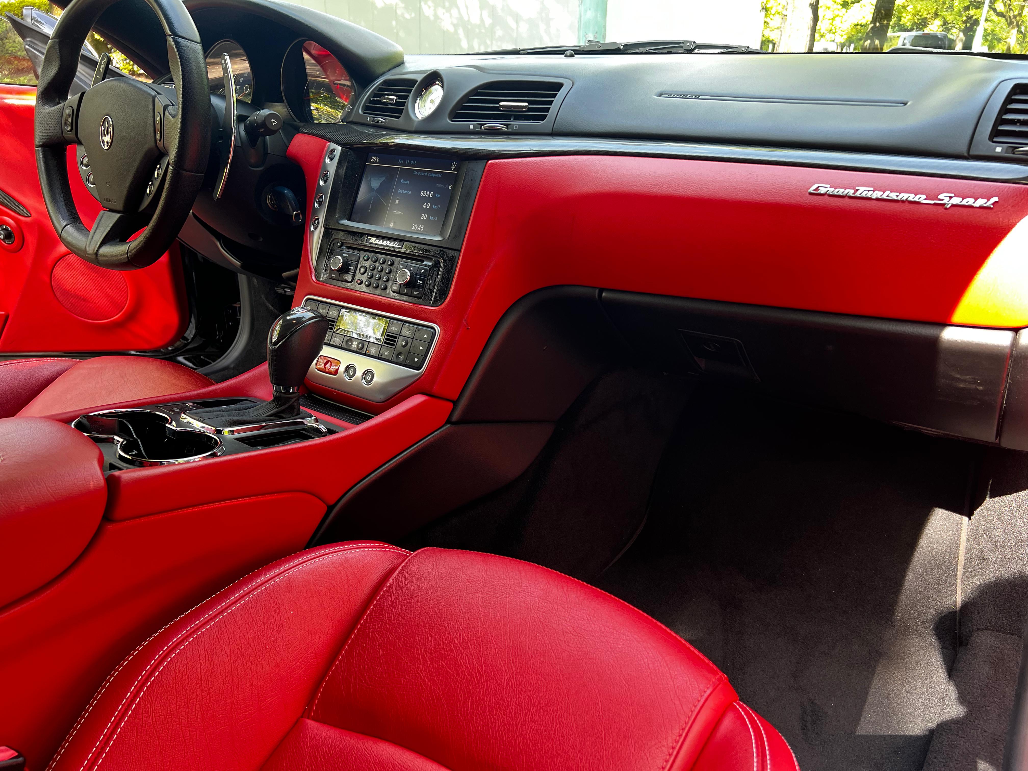 2015 Maserati GranTurismo Sport — Photo 14 / 16