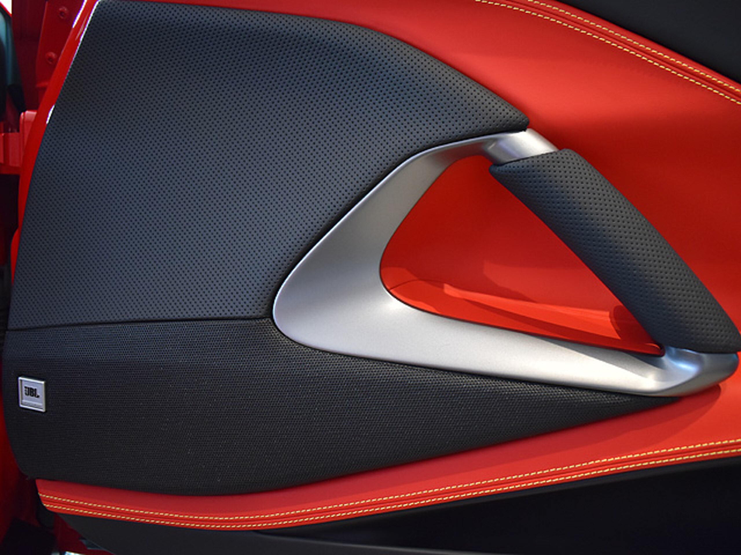 2021 Ferrari 812GTS — Photo 11 / 20