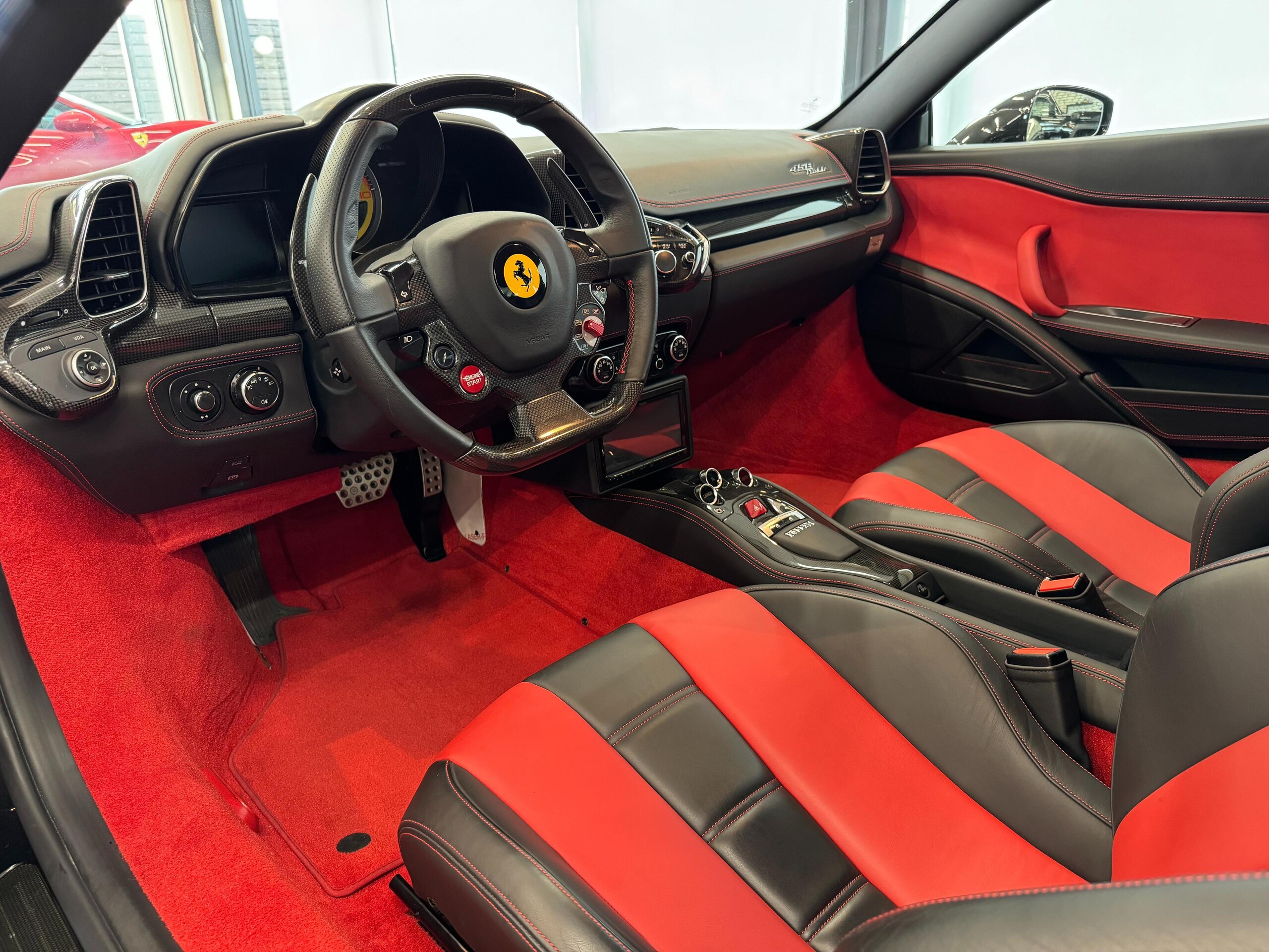 2010 Ferrari 458 Italia F1 DCT — Photo 8 / 21
