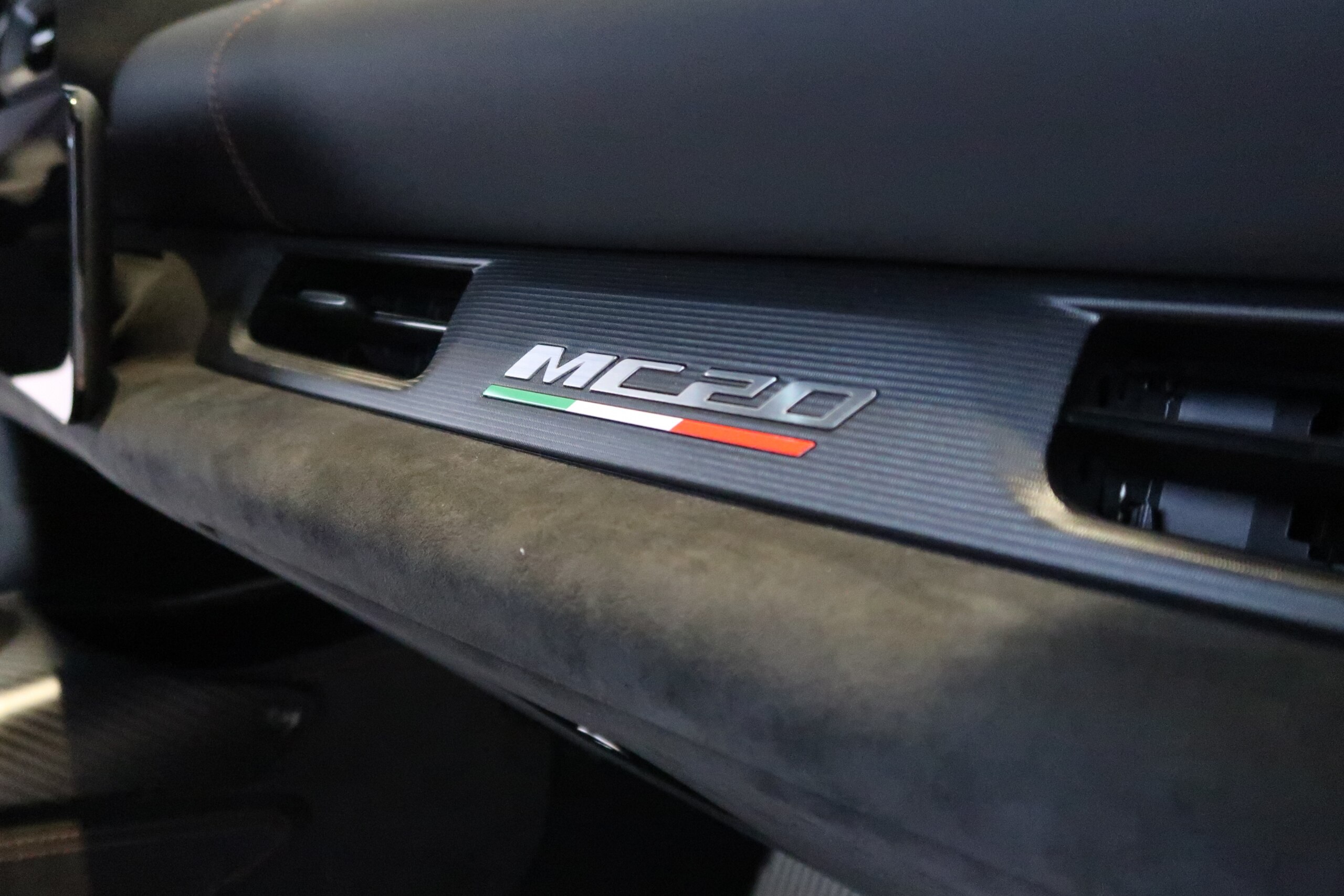2022 Maserati MC20 — Photo 21 / 28