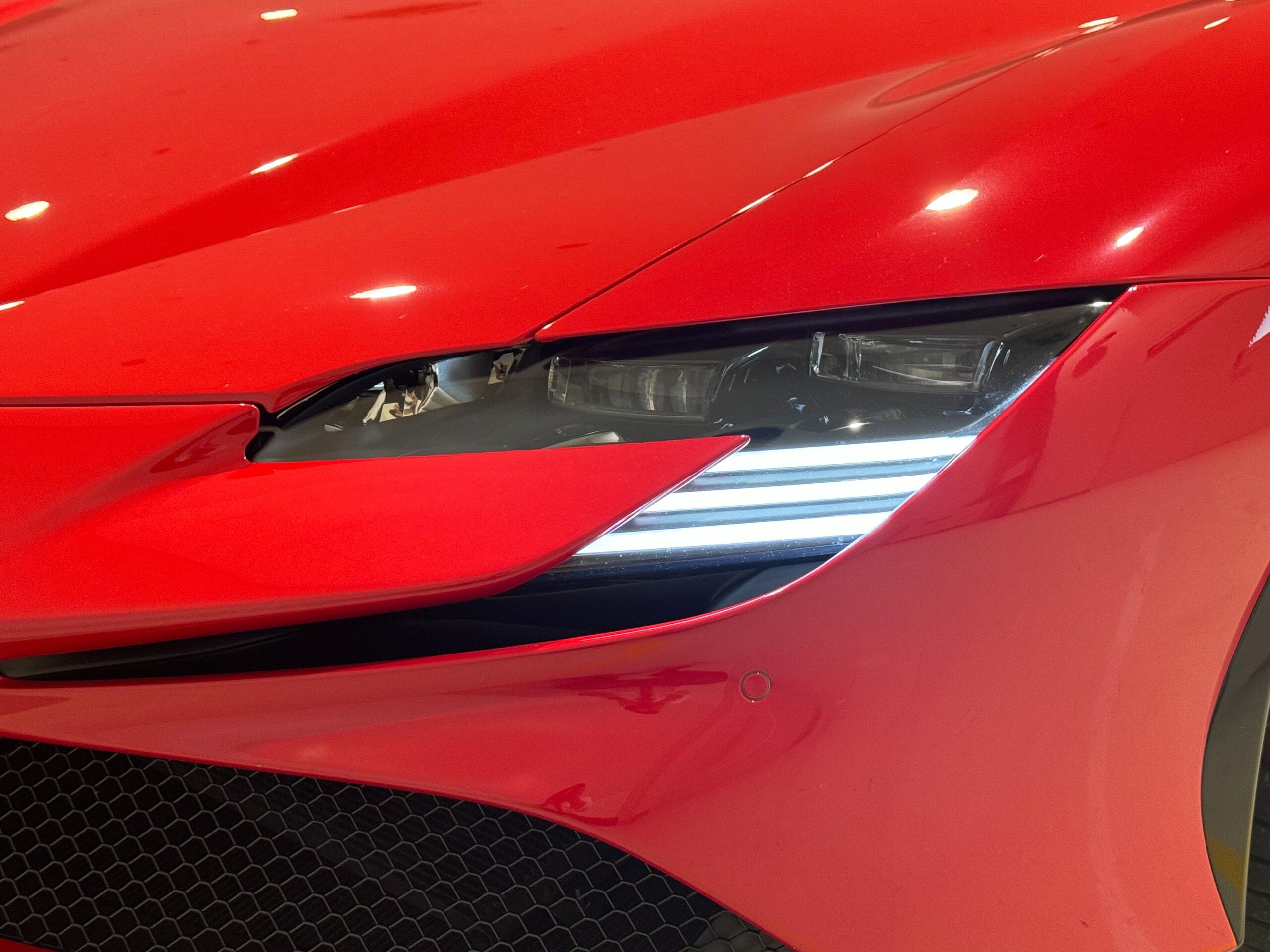 2021 Ferrari SF90 Stradale — Photo 7 / 29