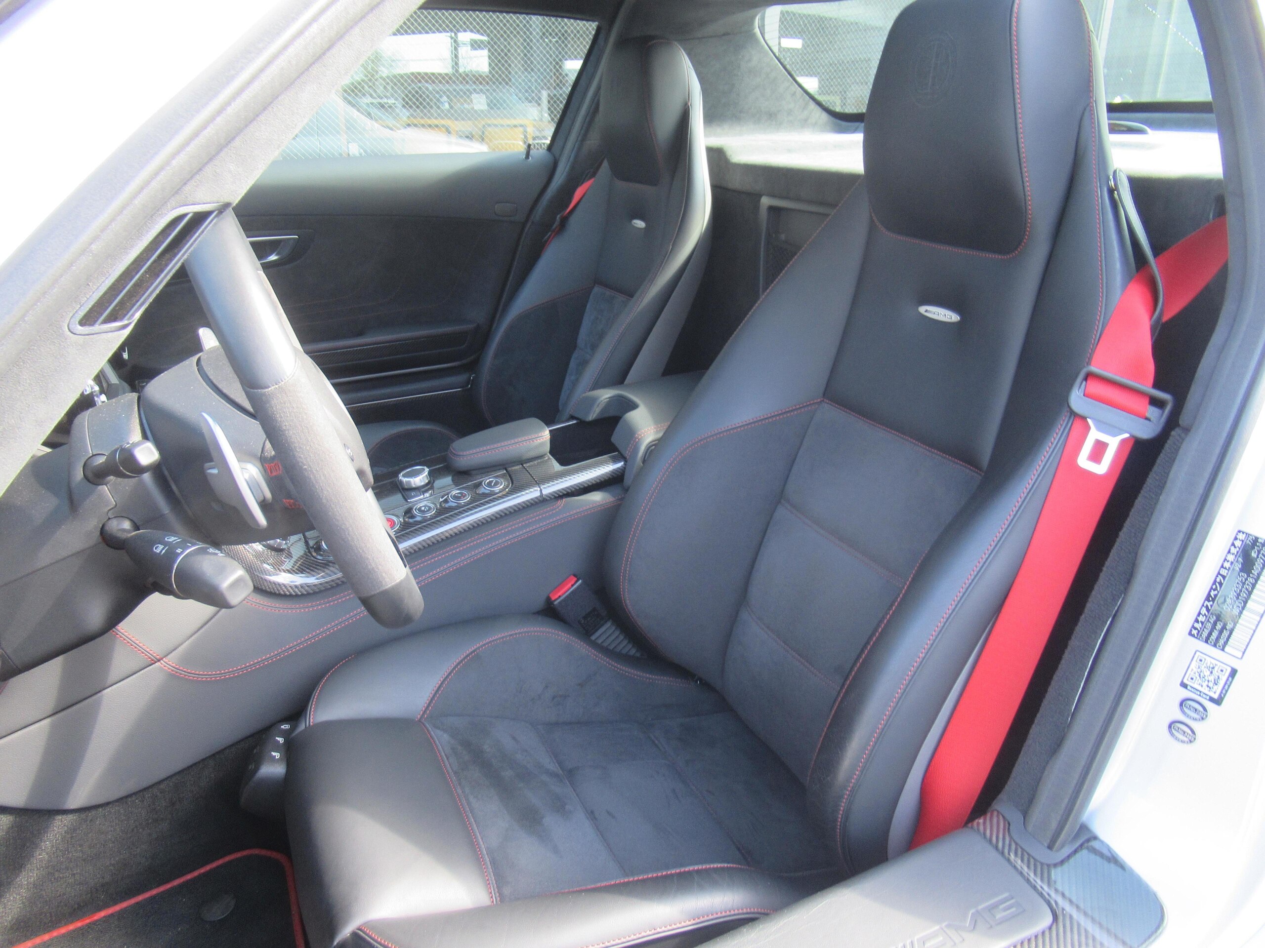 2013 Mercedes Benz SLS AMG GT — Photo 7 / 13