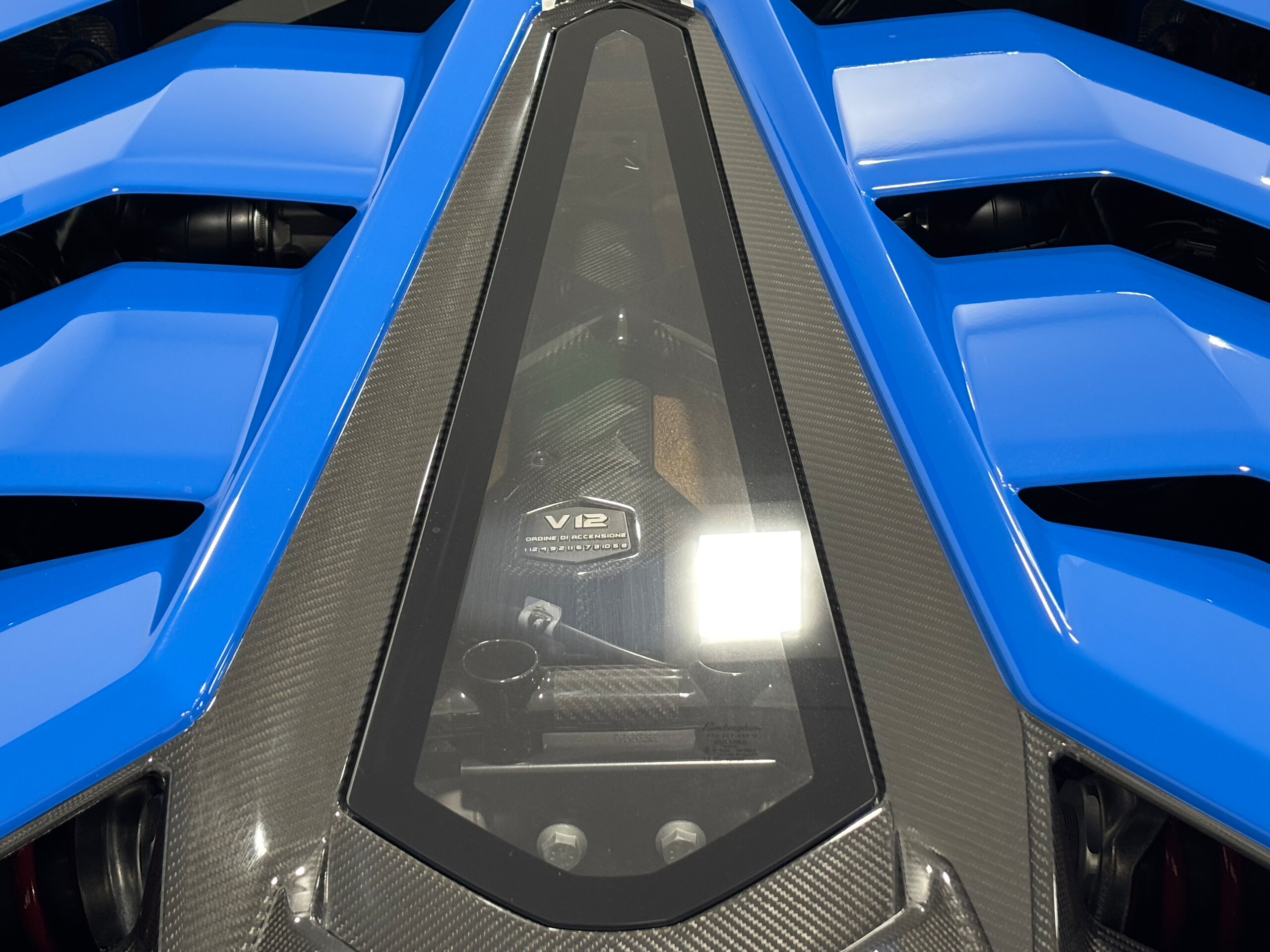 2019 Lamborghini Aventador SVJ — Photo 20 / 21