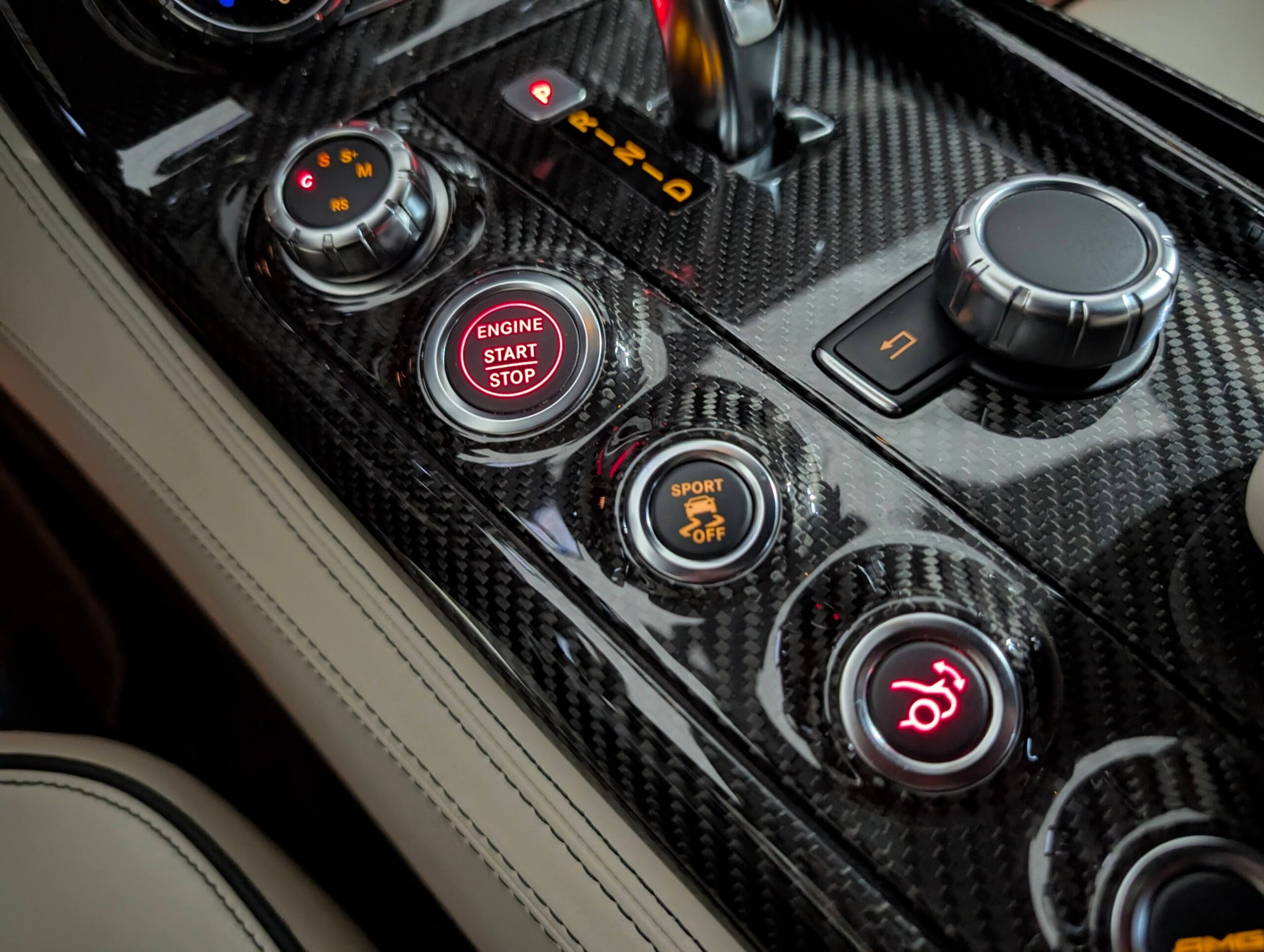 2010 Mercedes Benz SLS AMG — Photo 15 / 19