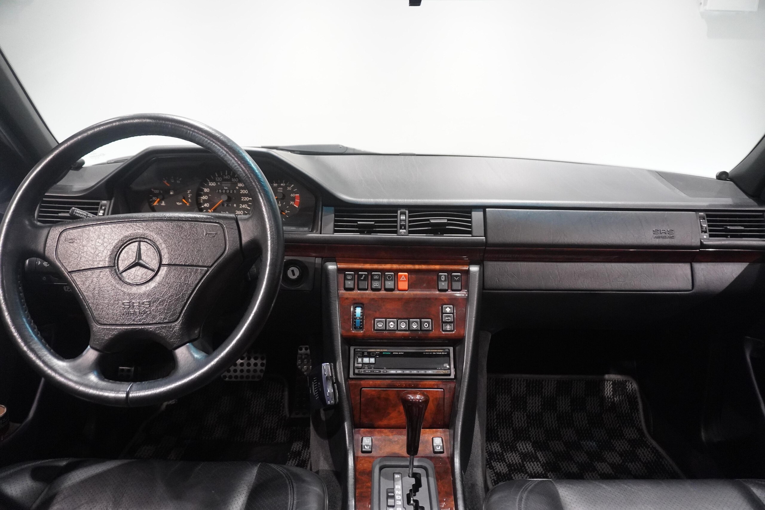 1993 Mercedes Benz 500E — Photo 8 / 23