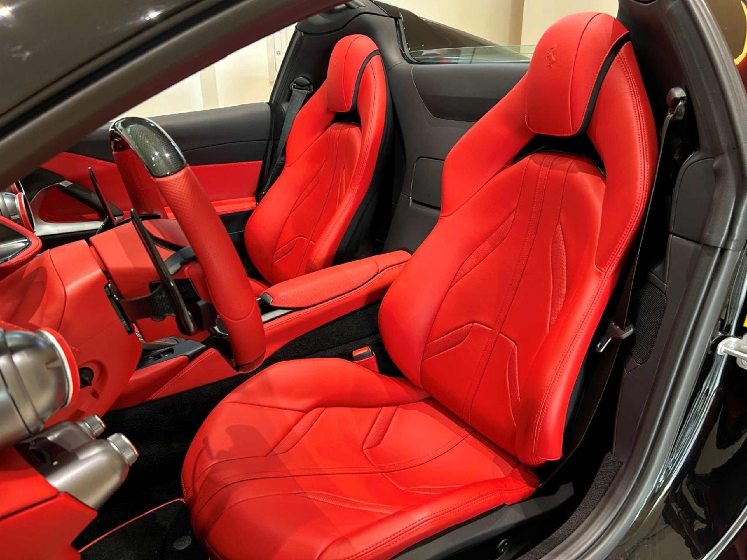 2021 Ferrari 812GTS — Photo 7 / 21