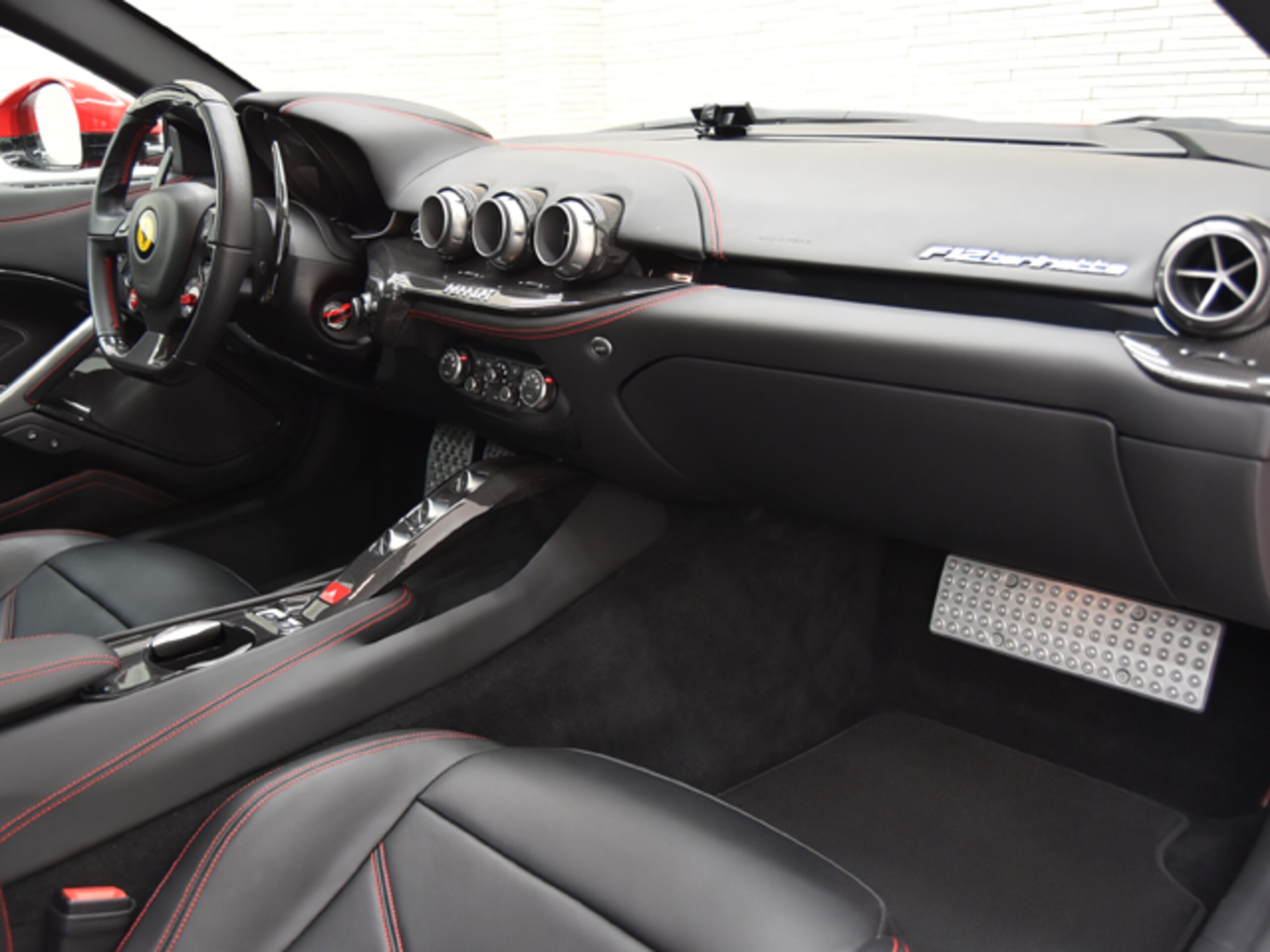 2015 Ferrari F12 Berlinetta — Photo 14 / 17