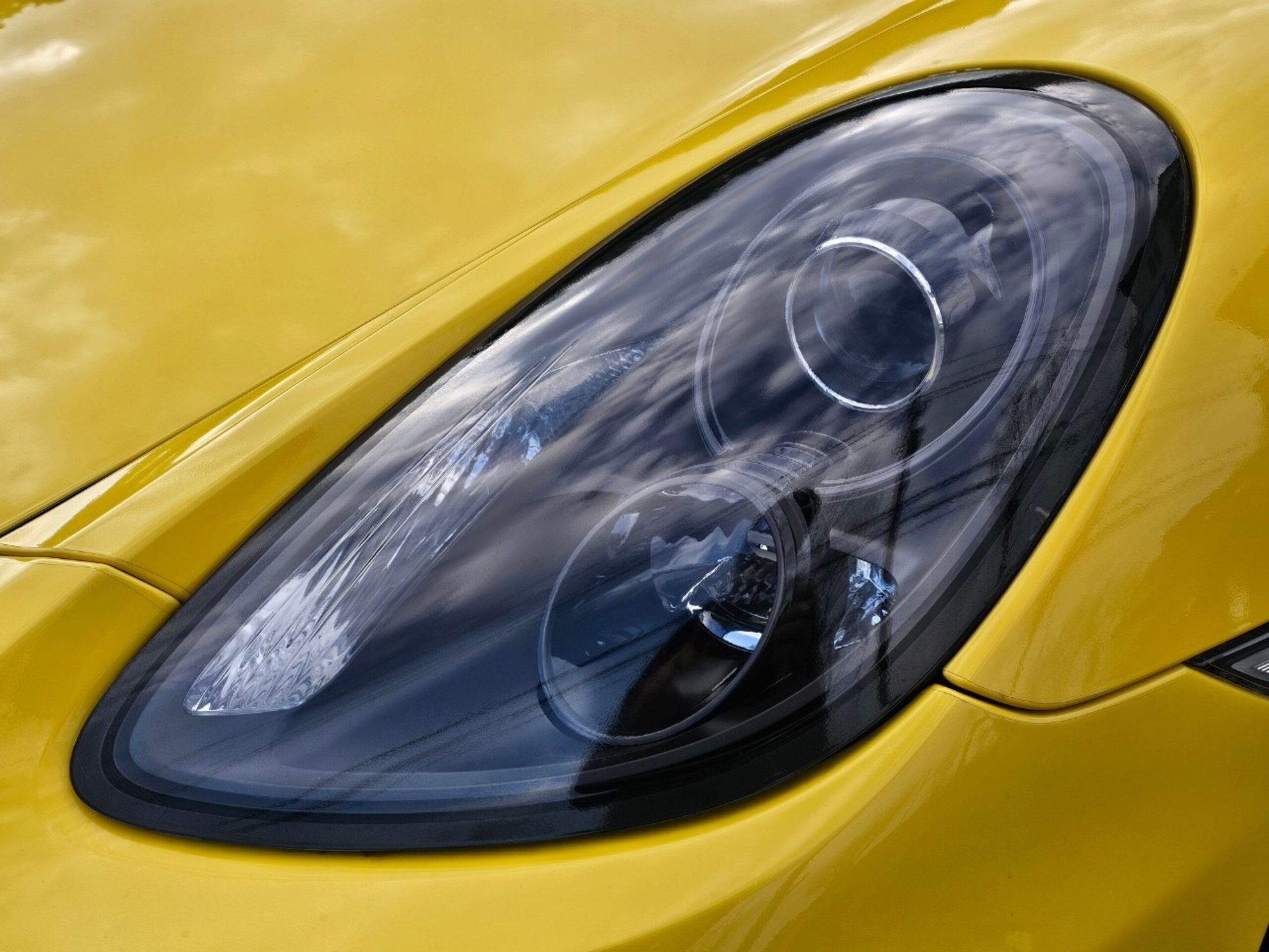 2015 Porsche Cayman GT4 — Photo 17 / 20