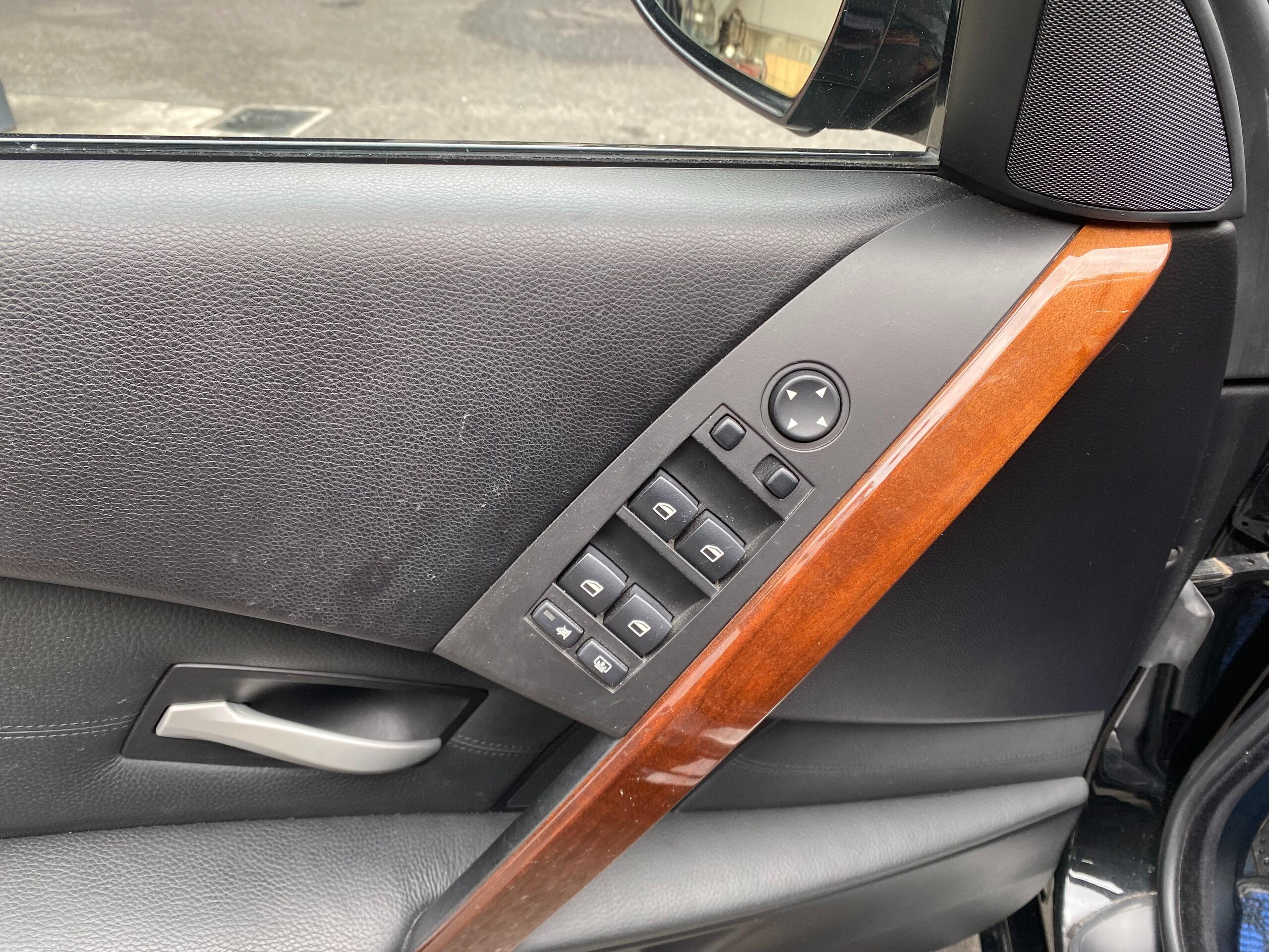2006 BMW M5 — Photo 10 / 27