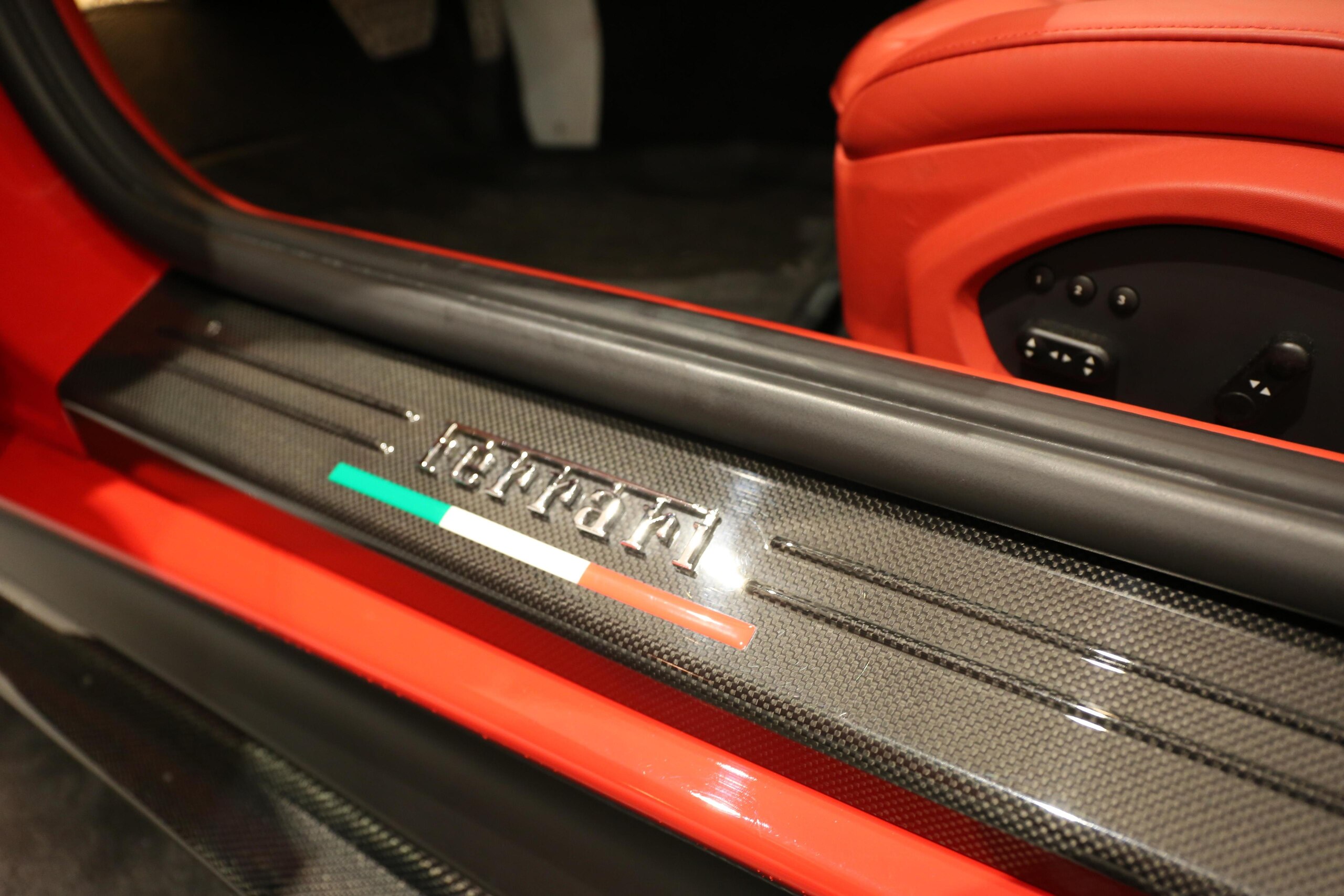 2014 Ferrari F12 Berlinetta — Photo 8 / 20
