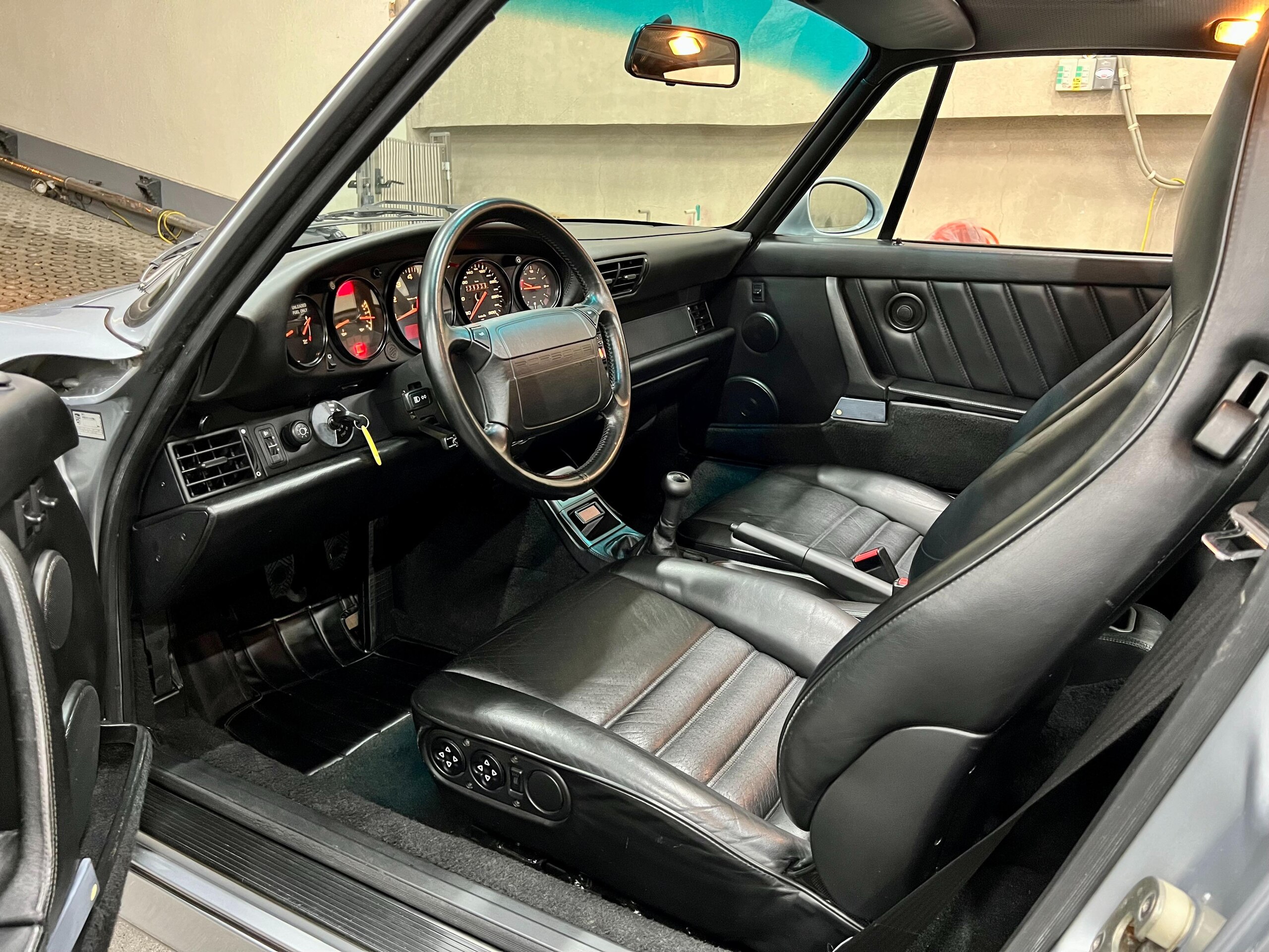 1991 Porsche 911 Turbo — Photo 6 / 21