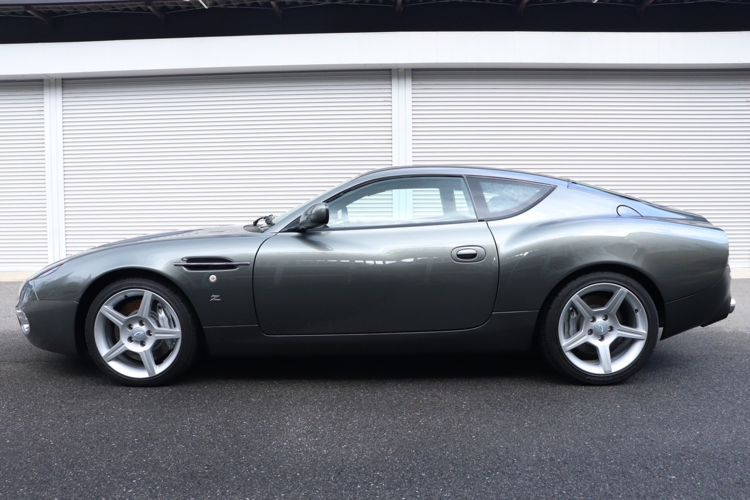 2004 Aston Martin DB7 Zagato — Photo 7 / 27