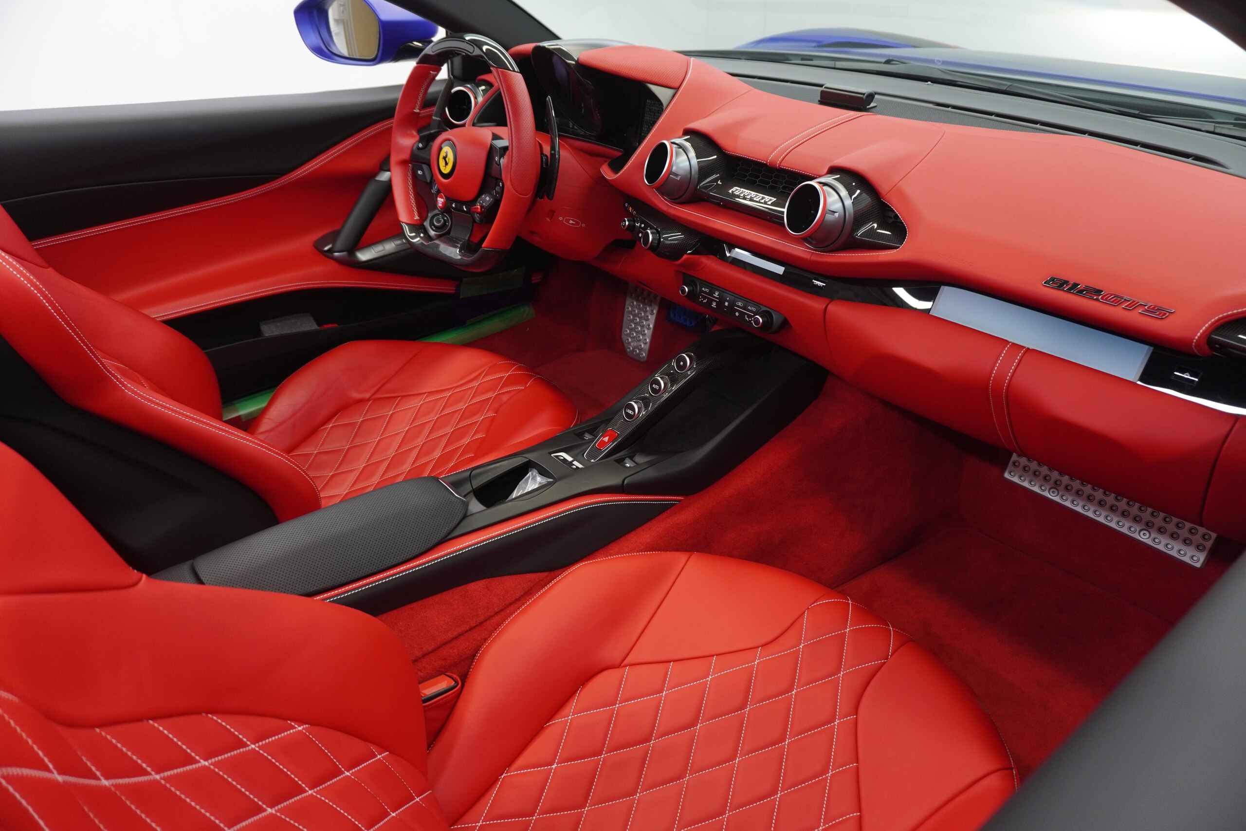 2021 Ferrari 812GTS — Photo 16 / 22