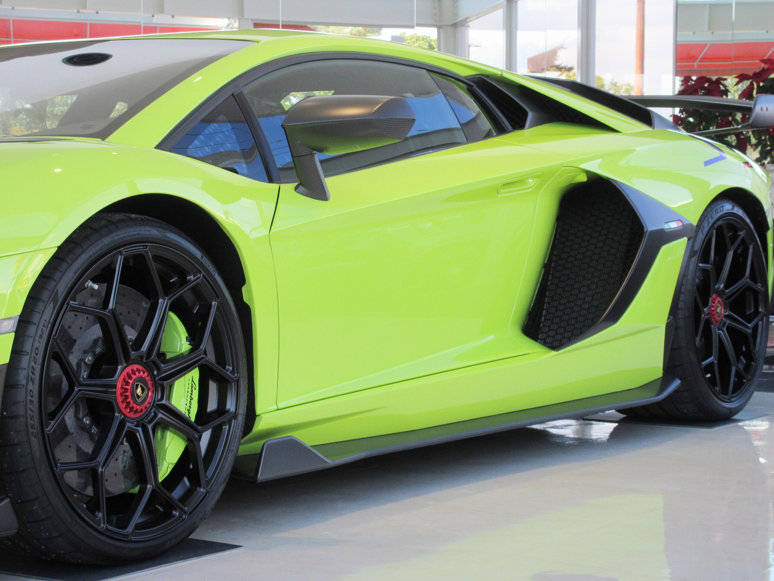 2020 Lamborghini Aventador SVJ — Photo 6 / 25