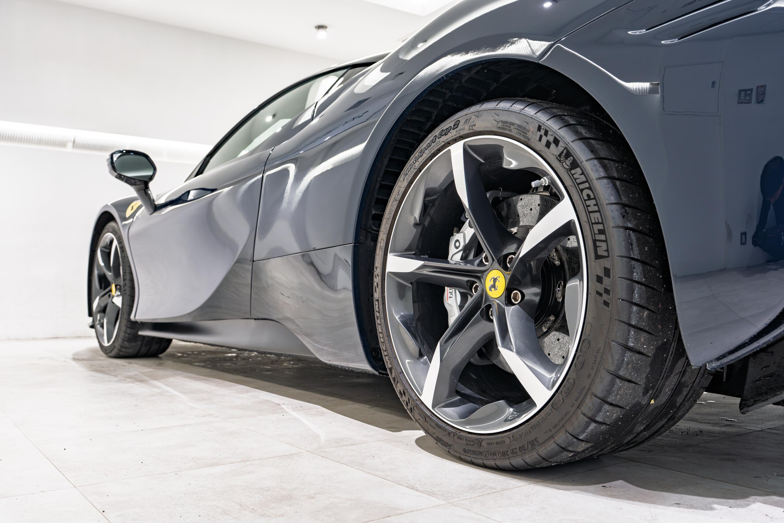 2021 Ferrari SF90 Stradale — Photo 29 / 38
