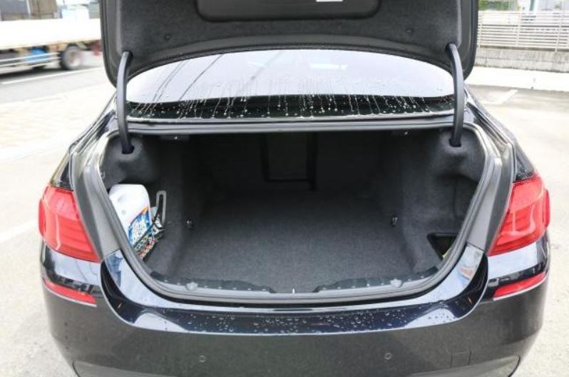 2011 BMW 528i M Sport — Photo 6 / 11