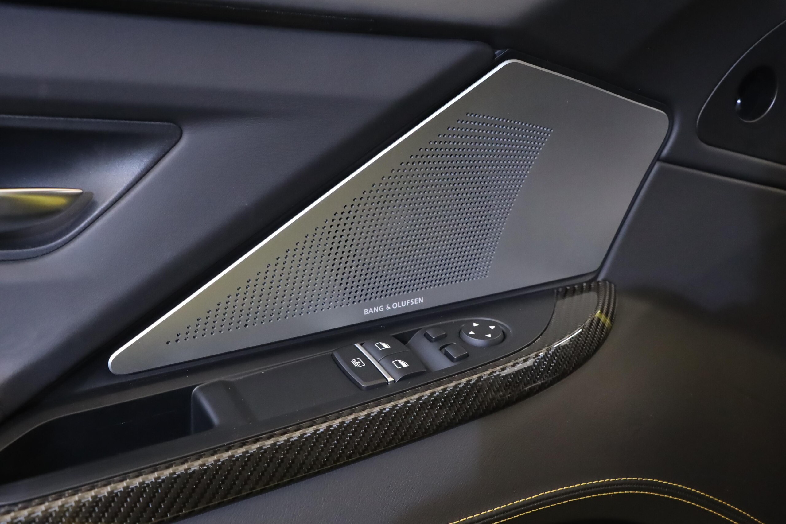 2016 BMW M6 Competition — Photo 12 / 28