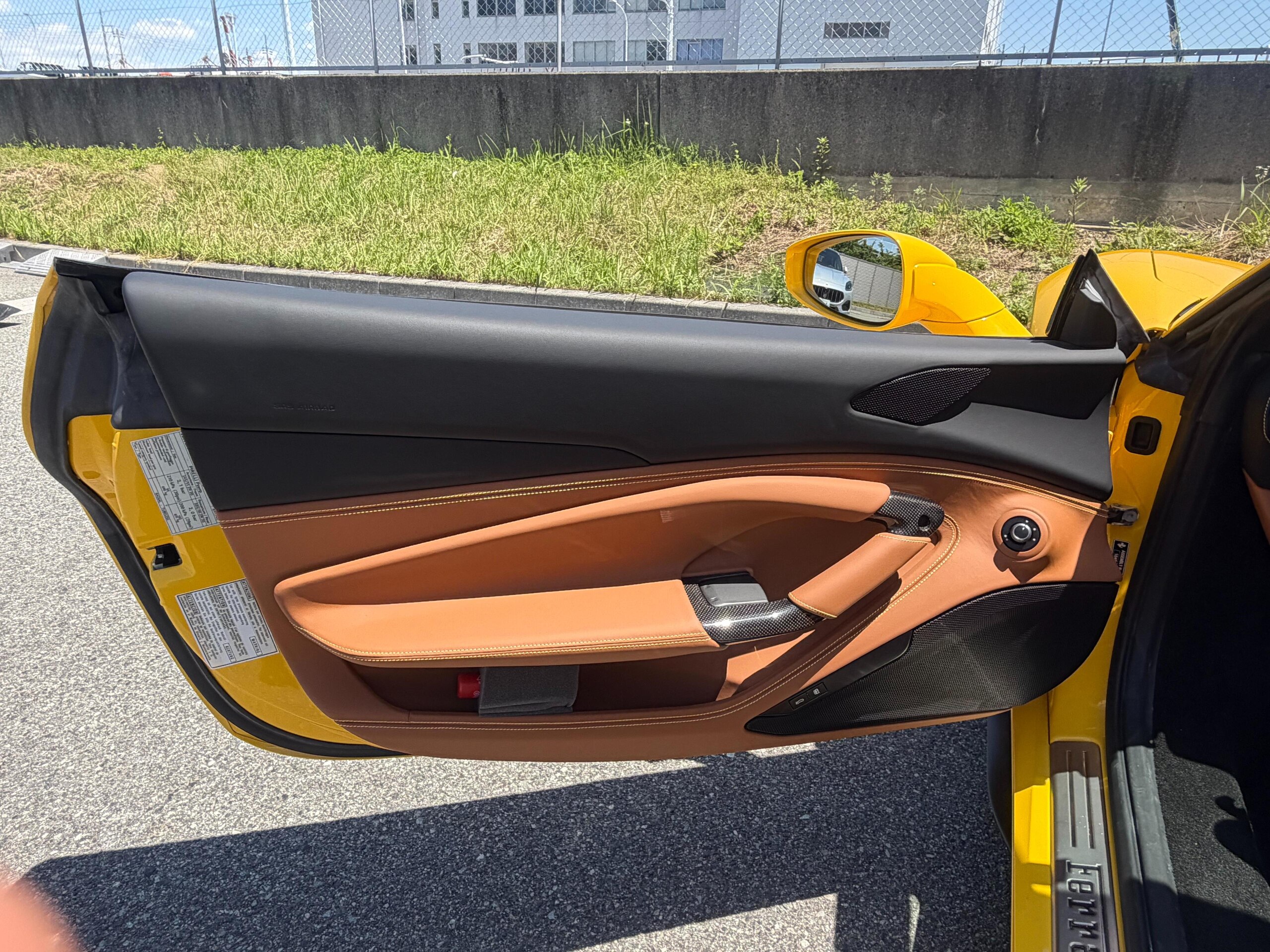 2021 Ferrari F8 Spider — Photo 17 / 37