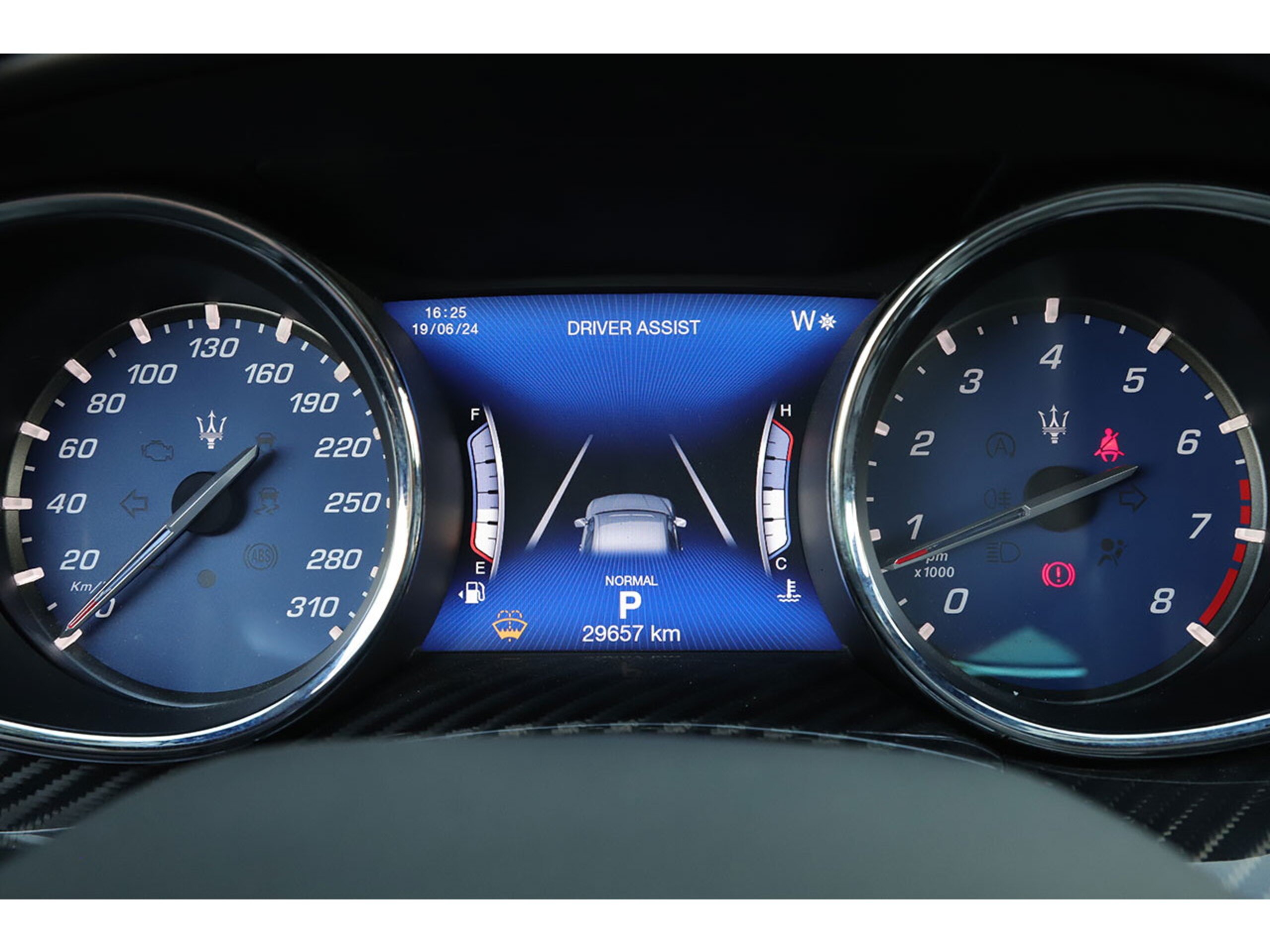 2019 Maserati Quattroporte SQ4 — Photo 8 / 19