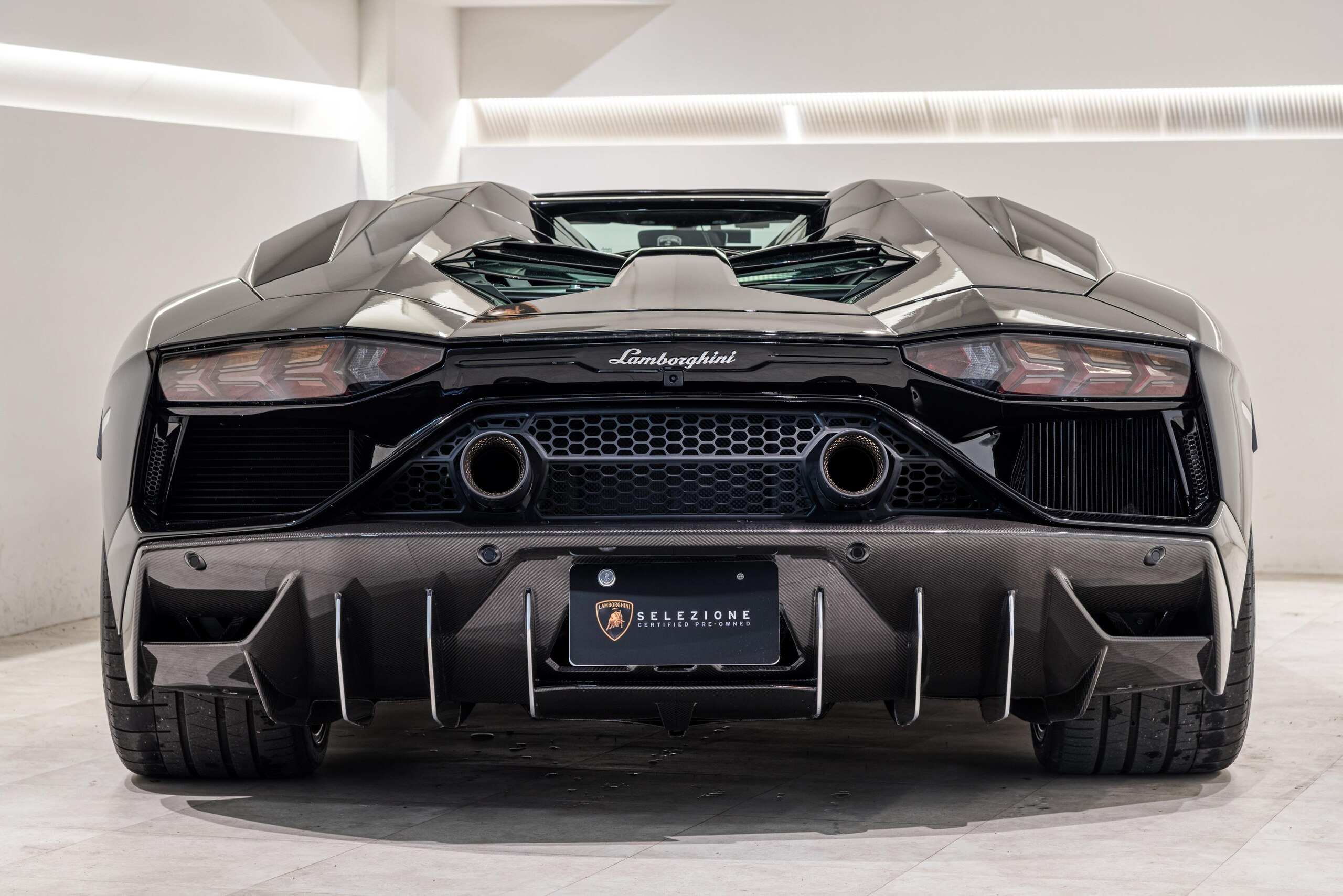 2022 Lamborghini Aventador Roadster LP780-4 Ultimae — Photo 7 / 39