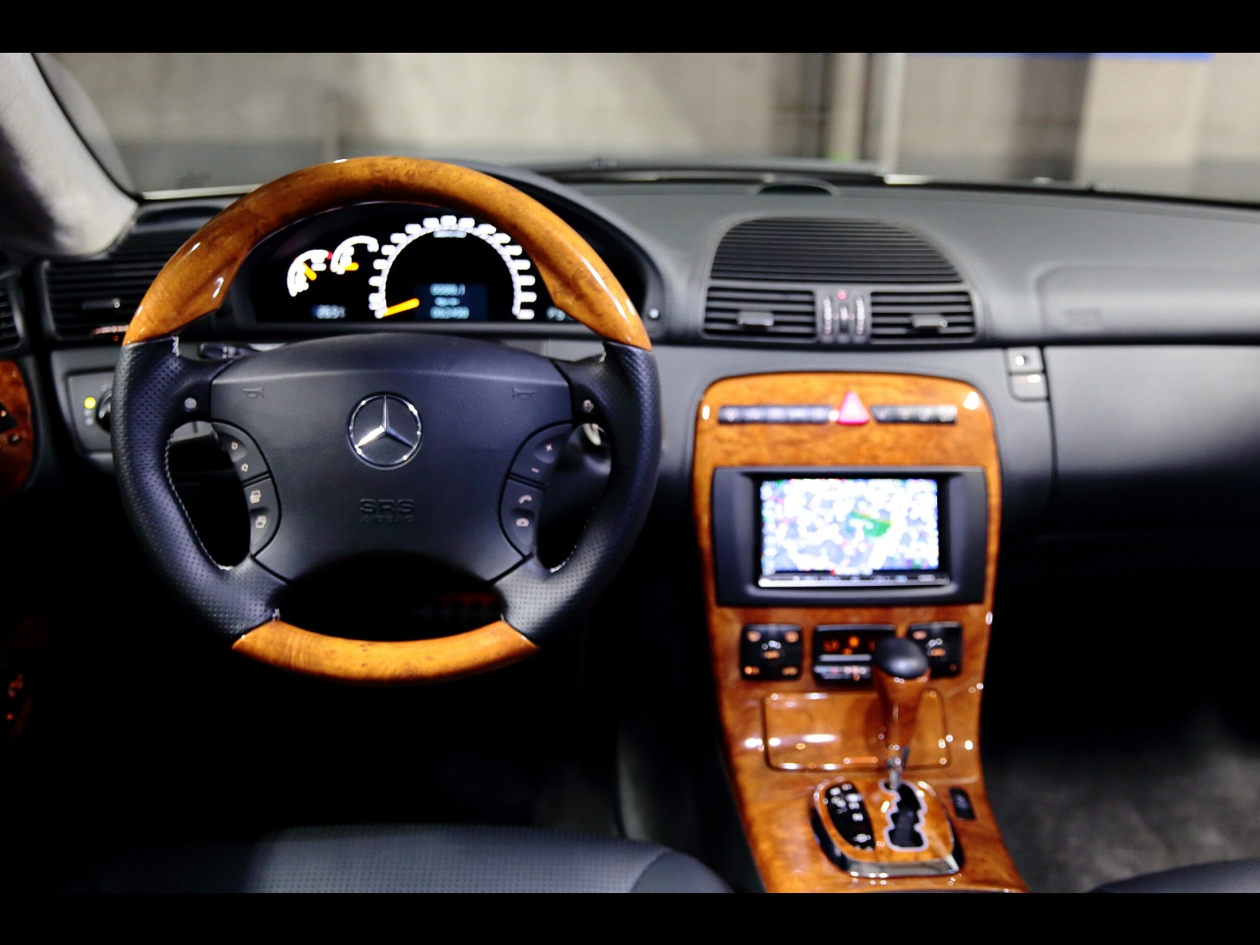 2004 Mercedes Benz CL55 AMG — Photo 8 / 13