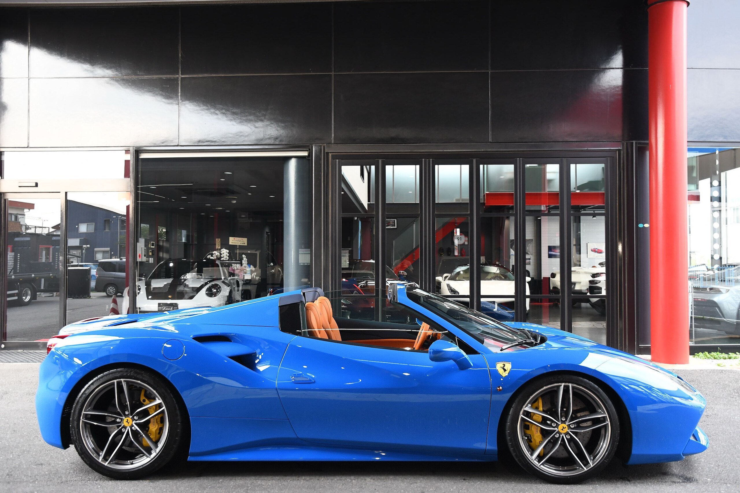 2018 Ferrari 488 Spider — Photo 6 / 21
