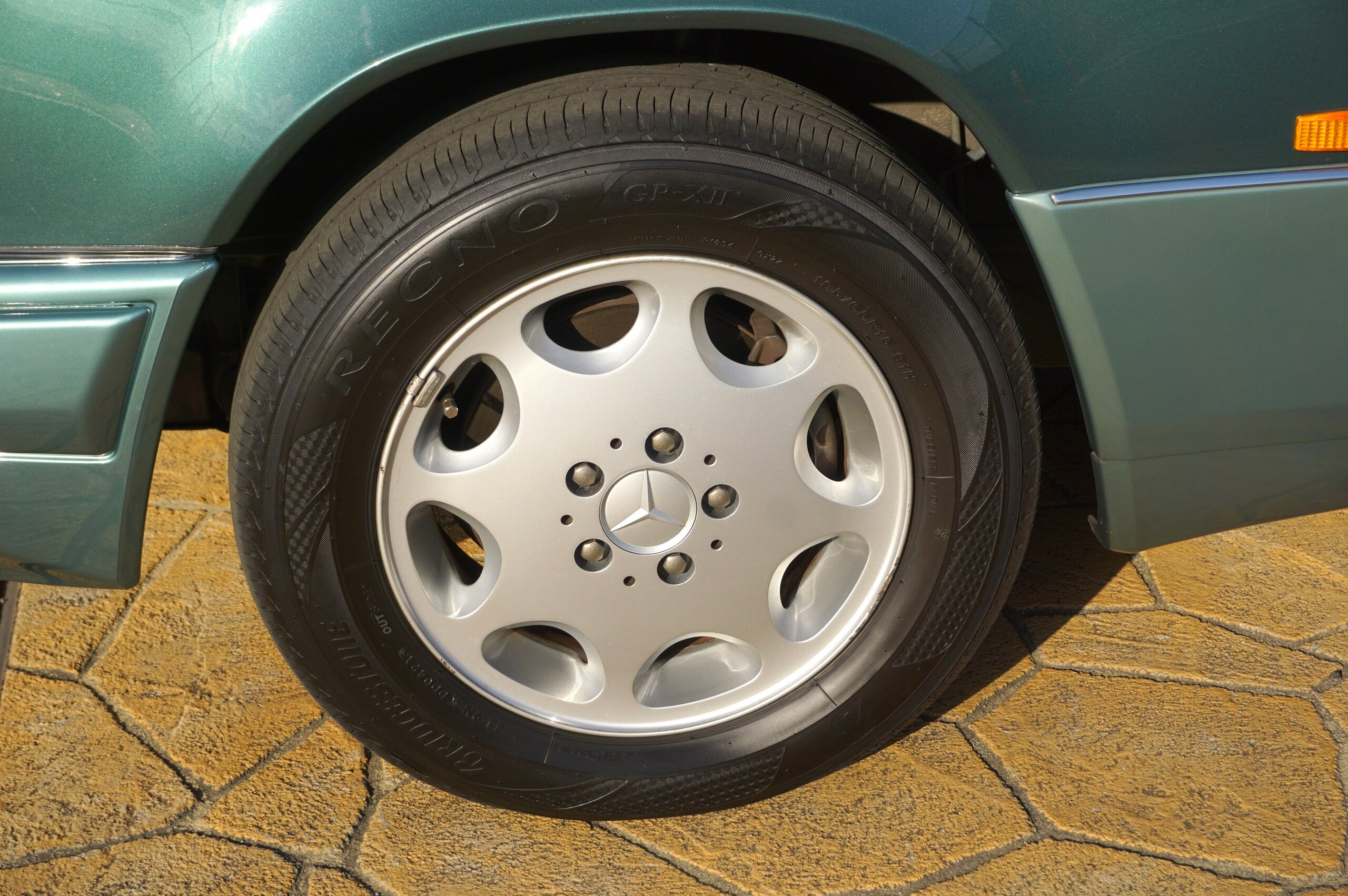 1994 Mercedes Benz E280 — Photo 14 / 16