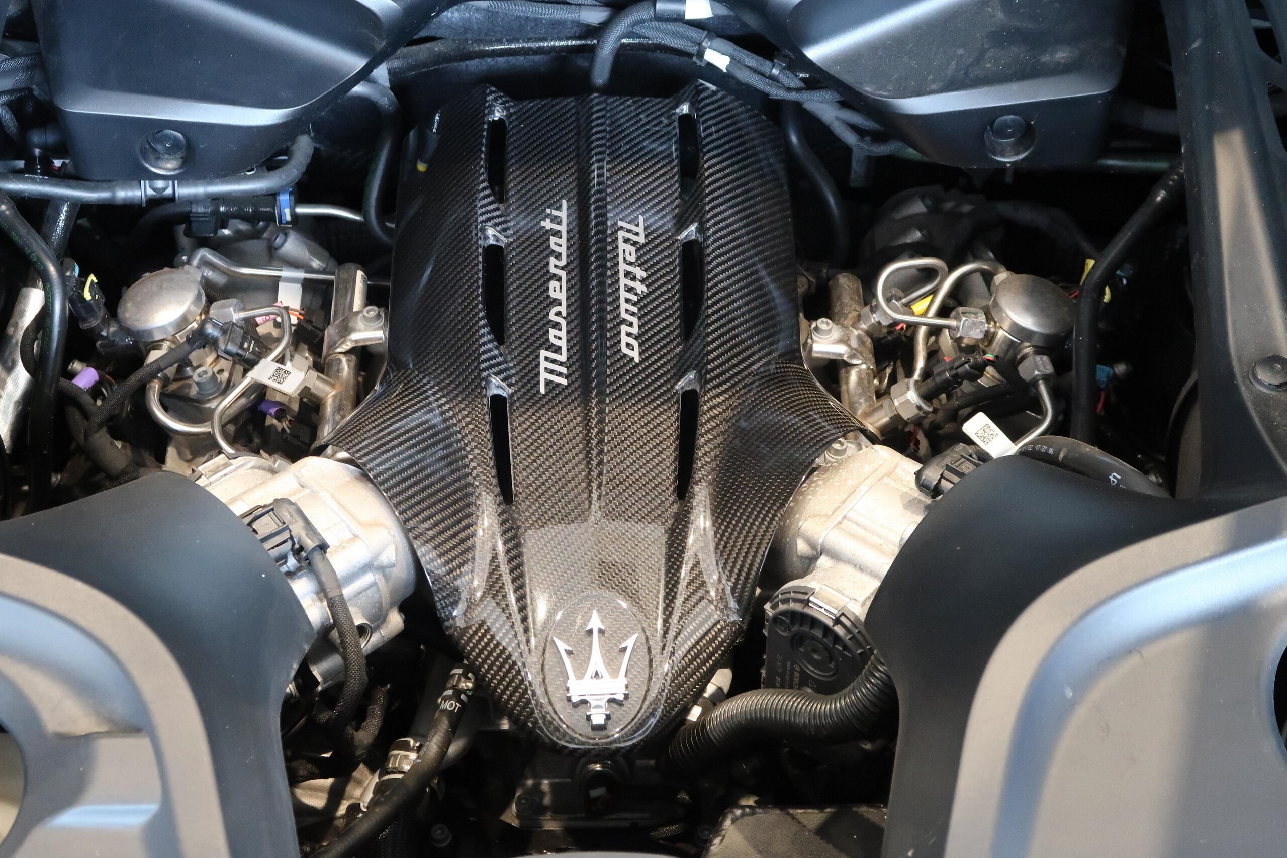 2023 Maserati MC20 — Photo 18 / 19