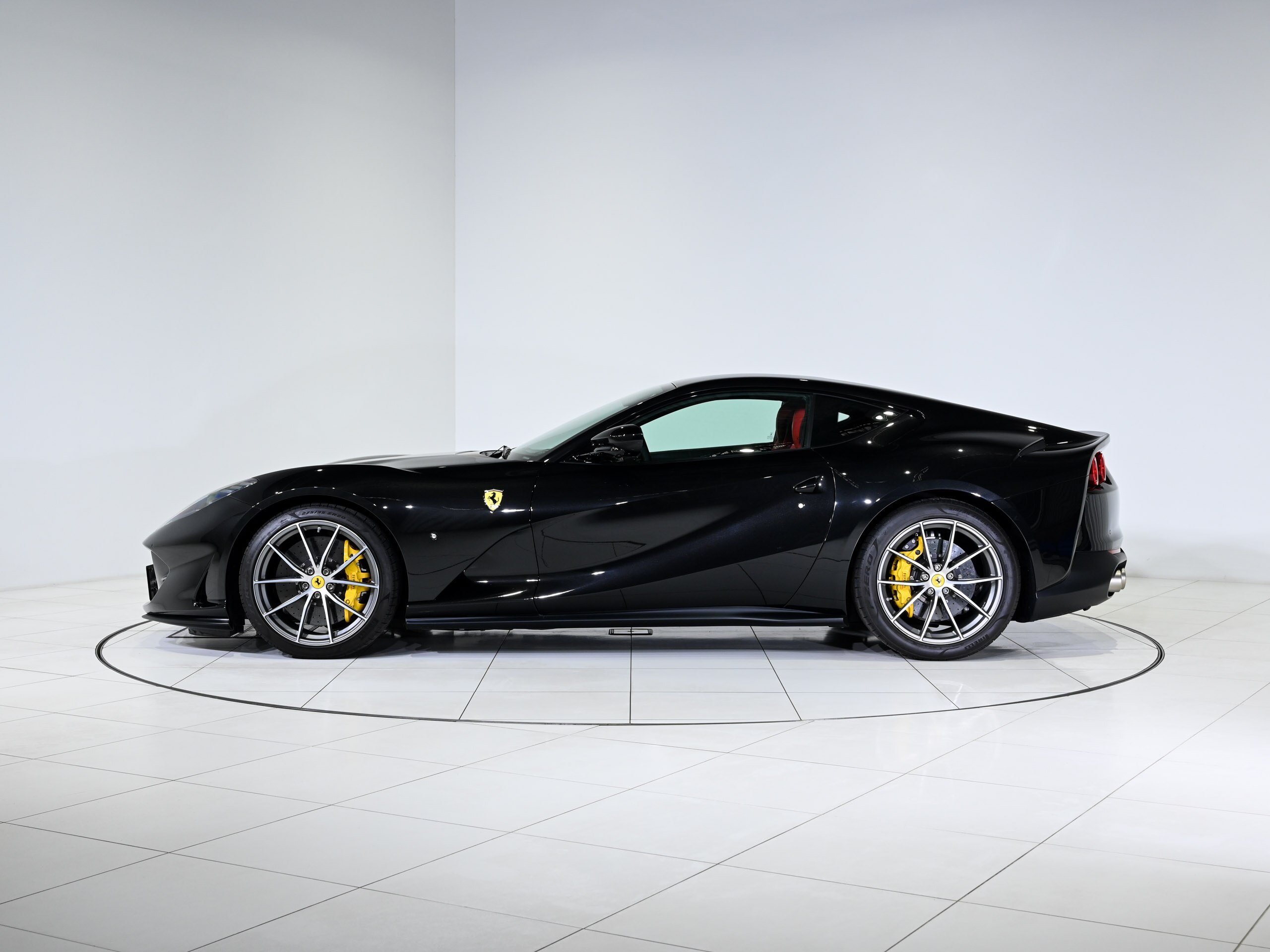 2020 Ferrari 812 Superfast — Photo 7 / 20
