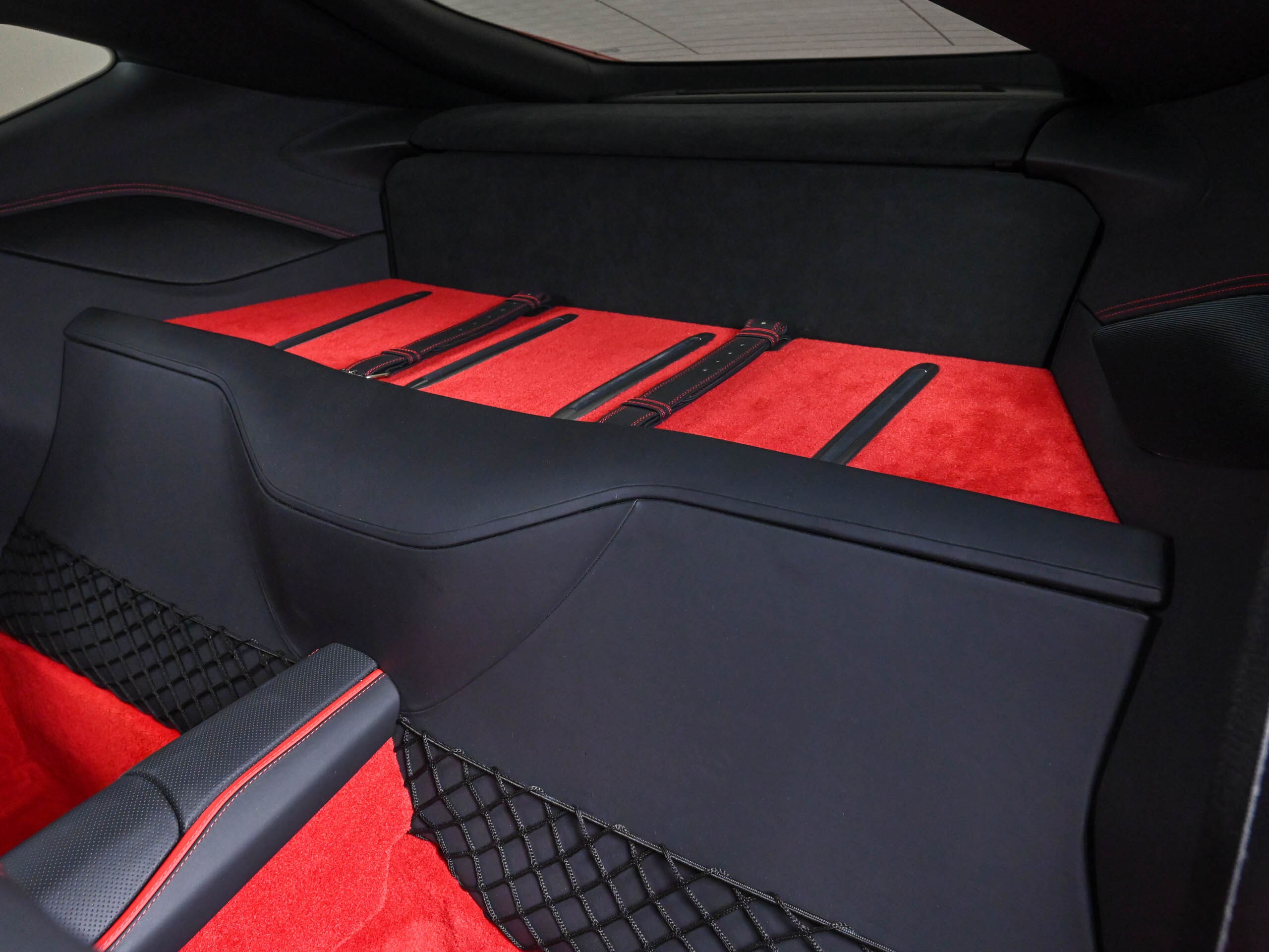 2019 Ferrari 812 Superfast — Photo 18 / 21